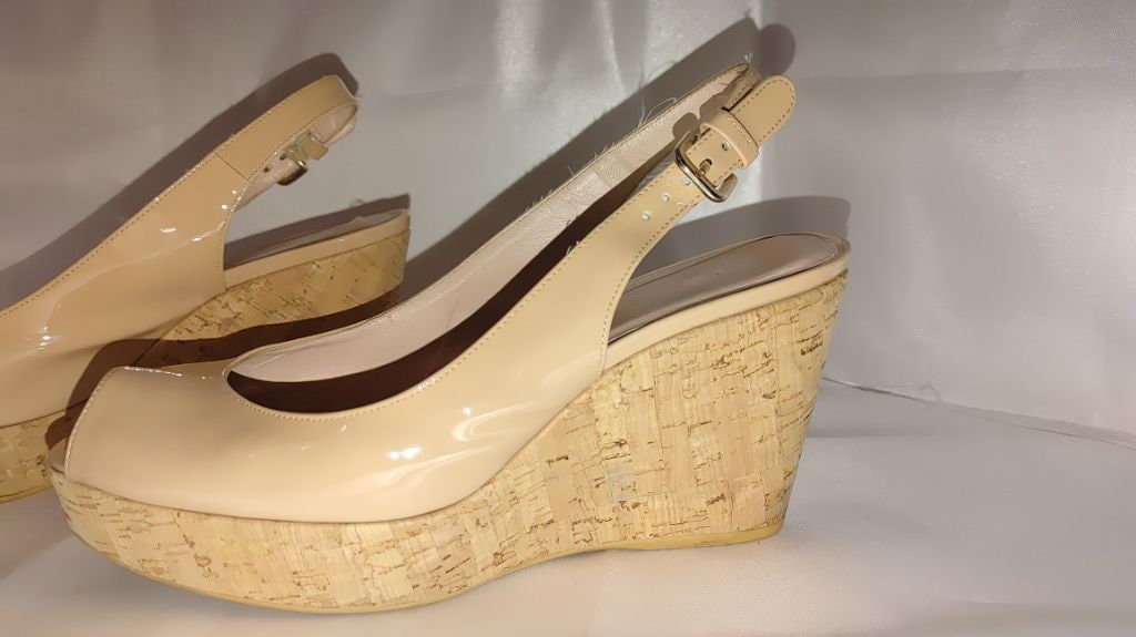 Stuart Weitzman Stuart Weitzman Riveria Patent Leather Wedges Size 8.5M Size US 8.5 / IT 38.5 - 3 Thumbnail