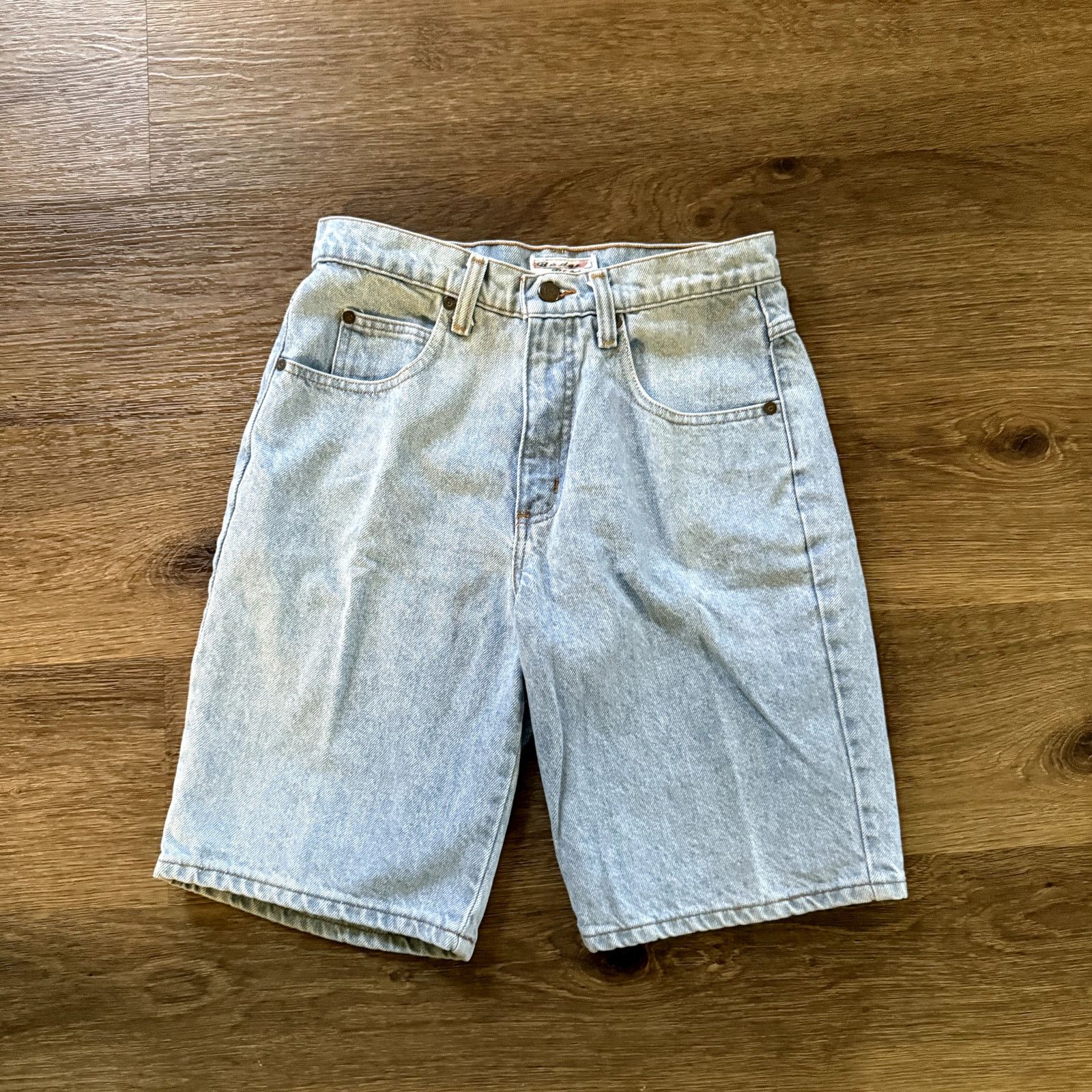 Vintage Light Wash 90s Long Denim Shorts Size 28" / US 6 / IT 42 - 1 Thumbnail