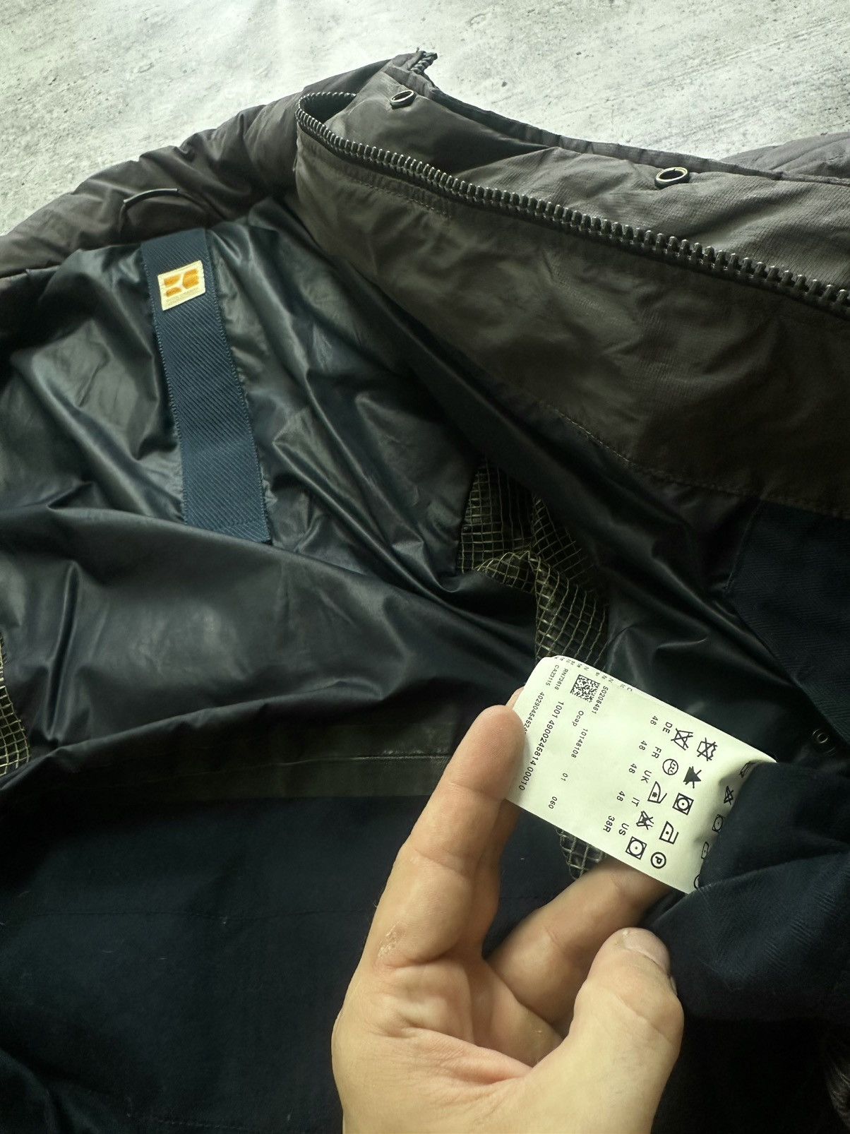 Hugo Boss Vintage Hugo Boss Orange Puffer Down Y2K Winter Jacket Size US M / EU 48-50 / 2 - 8 Thumbnail