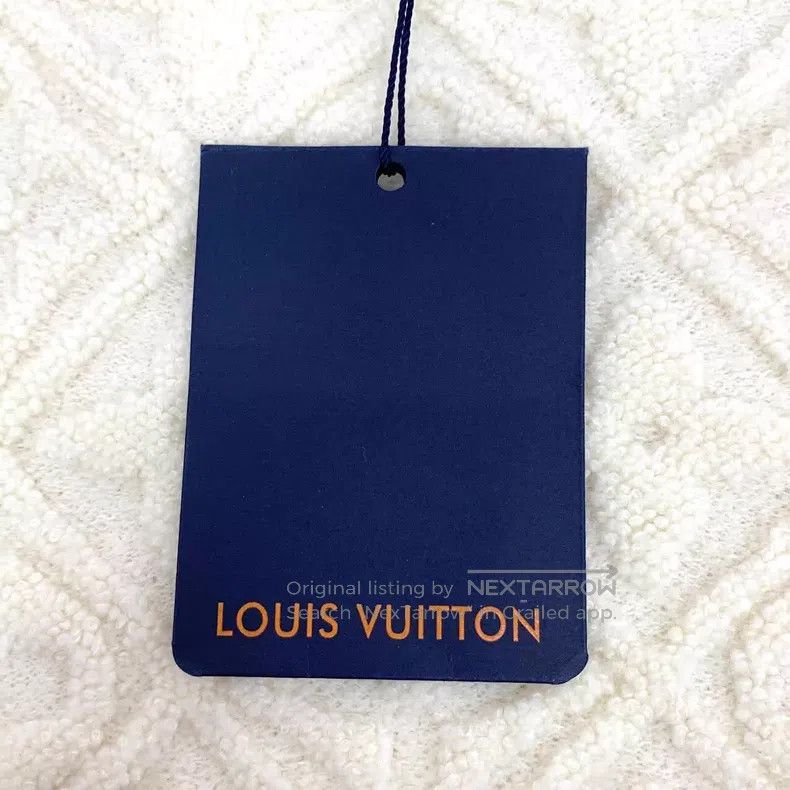 Louis Vuitton Louis Vuitton 24 beige logo embossed full-print cotton cre Size S / US 4 / IT 40 - 6 Thumbnail