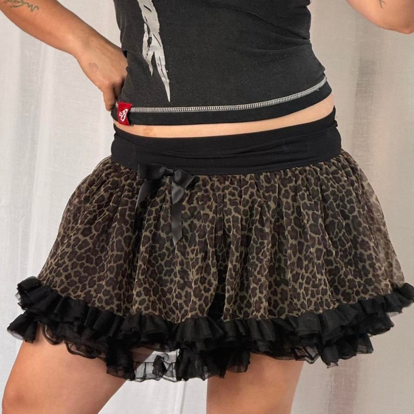 Vintage y2k leopard ruffle mini skirt ✧ Size 30" / US 8 / IT 44 - 4 Thumbnail
