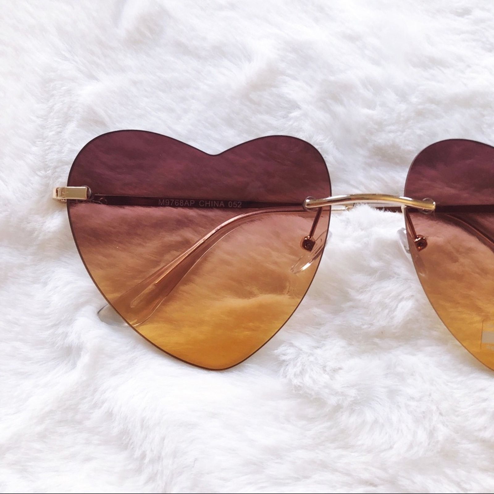 Other Miley Brown & Tan Gradient Heart Sunglasses Size ONE SIZE - 2 Thumbnail