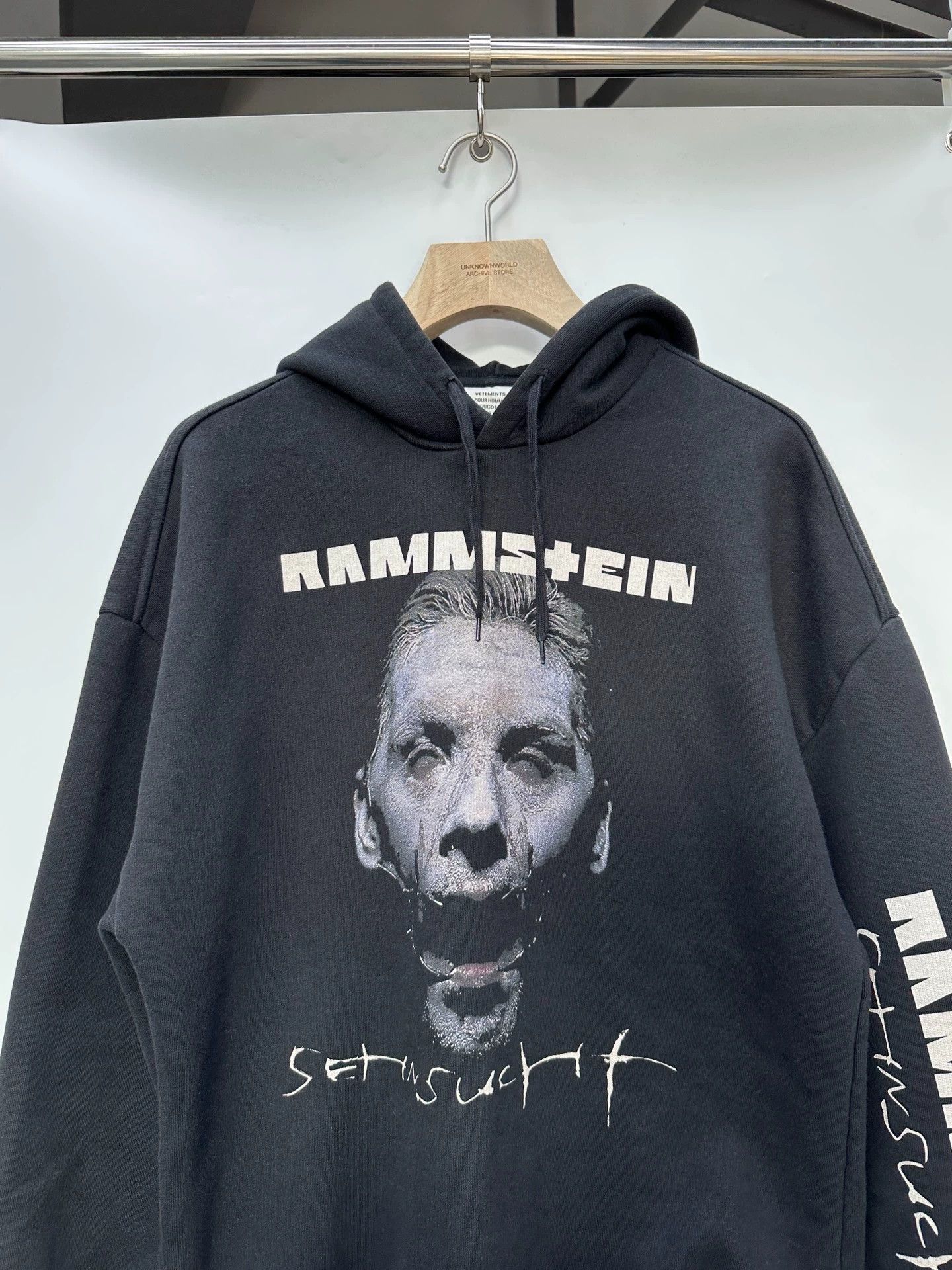 Vetements Vetements Archive Rammstein Singer Print Hoodie M Size US M / EU 48-50 / 2 - 2 Thumbnail