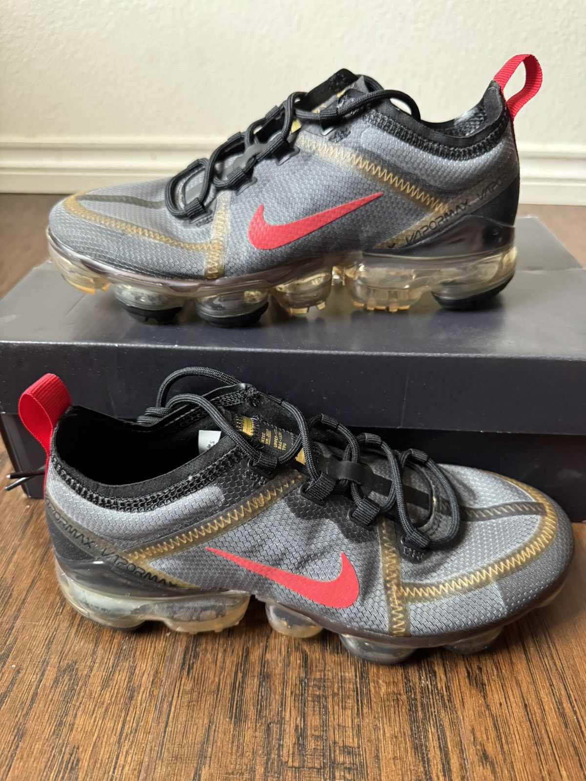 Nike Nike VaporMax 2019 Black/Gold/Red Size US 6.5 / IT 36.5 - 2 Thumbnail