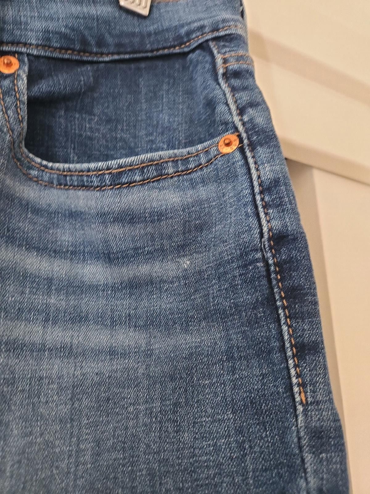 Levi's Levi's Cropped Boyfriend Distressed Jeans Size 27 Size 27" / US 4 / IT 40 - 2 Thumbnail
