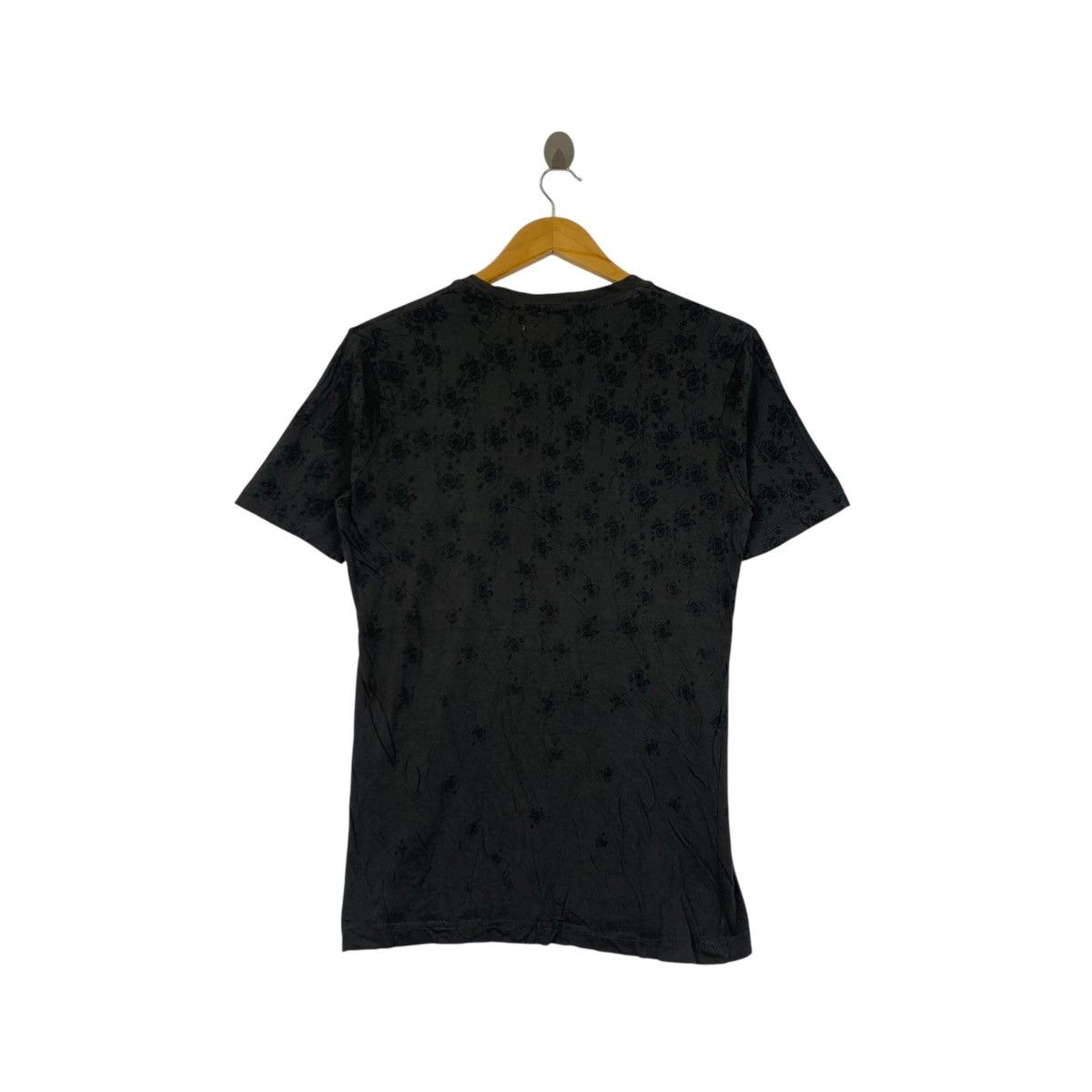Katharine Hamnett London KATHARINE HAMNETT LONDON Cut & Sew Flowers Tee Shirt Size M / US 6-8 / IT 42-44 - 3 Thumbnail