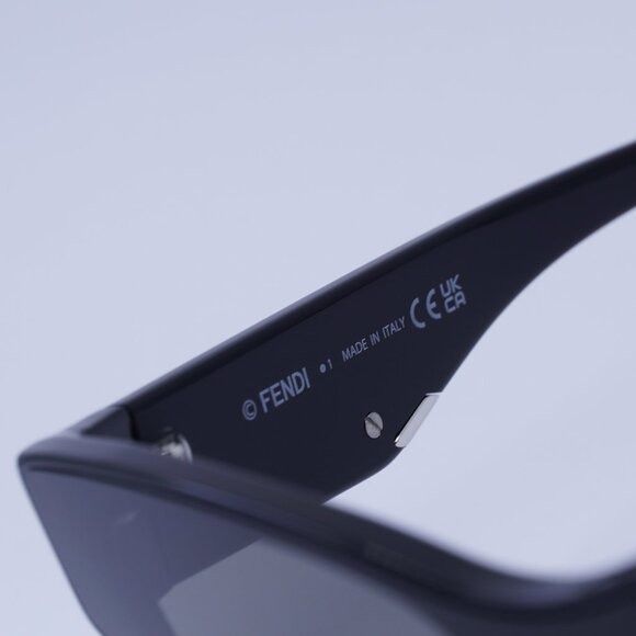 Fendi Fendi FE40135I 01A Sunglasses Shiny Black Cat Eye Frame Size ONE SIZE - 10 Thumbnail