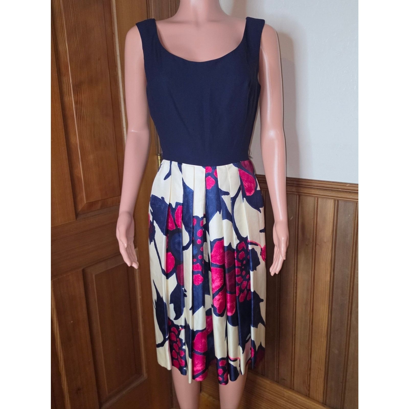 I. Magnin Joseph Magnin 60s Silk Pleated Floral Cocktail Dress Size M / US 6-8 / IT 42-44 - 1 Thumbnail