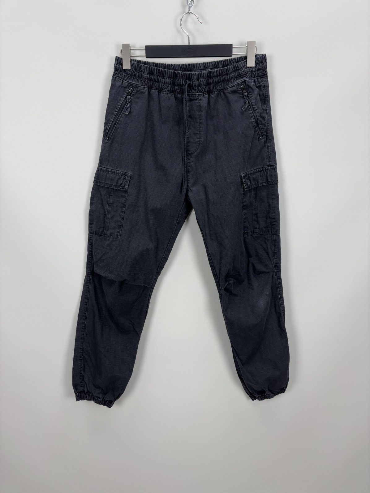 Carhartt Mens cargo pants Carhartt Size S Color Black Size US 31 - 1 Thumbnail