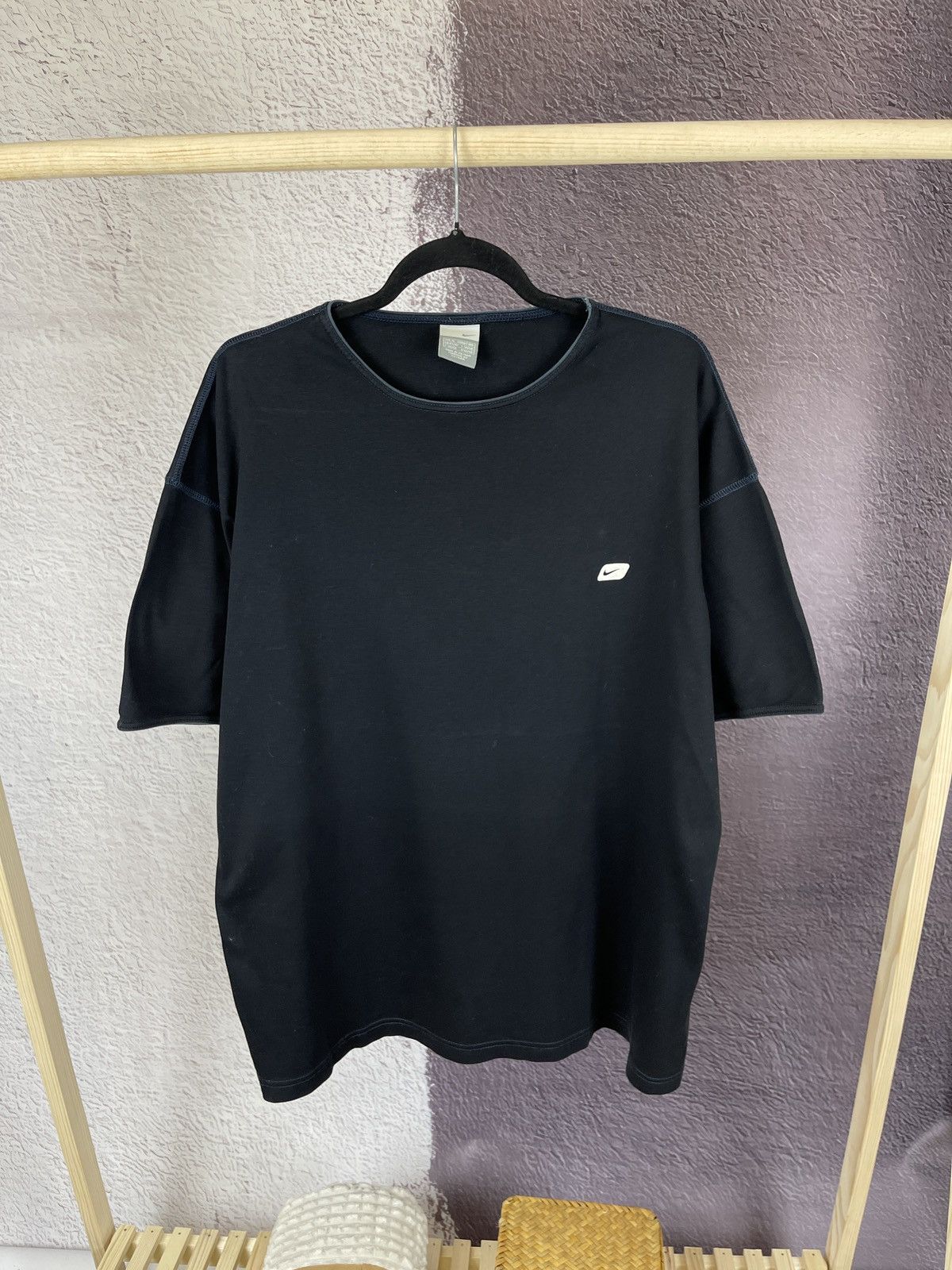 Nike Nike vintage y2k black small logo basic tee shirt Size US XL / EU 56 / 4 - 1 Thumbnail