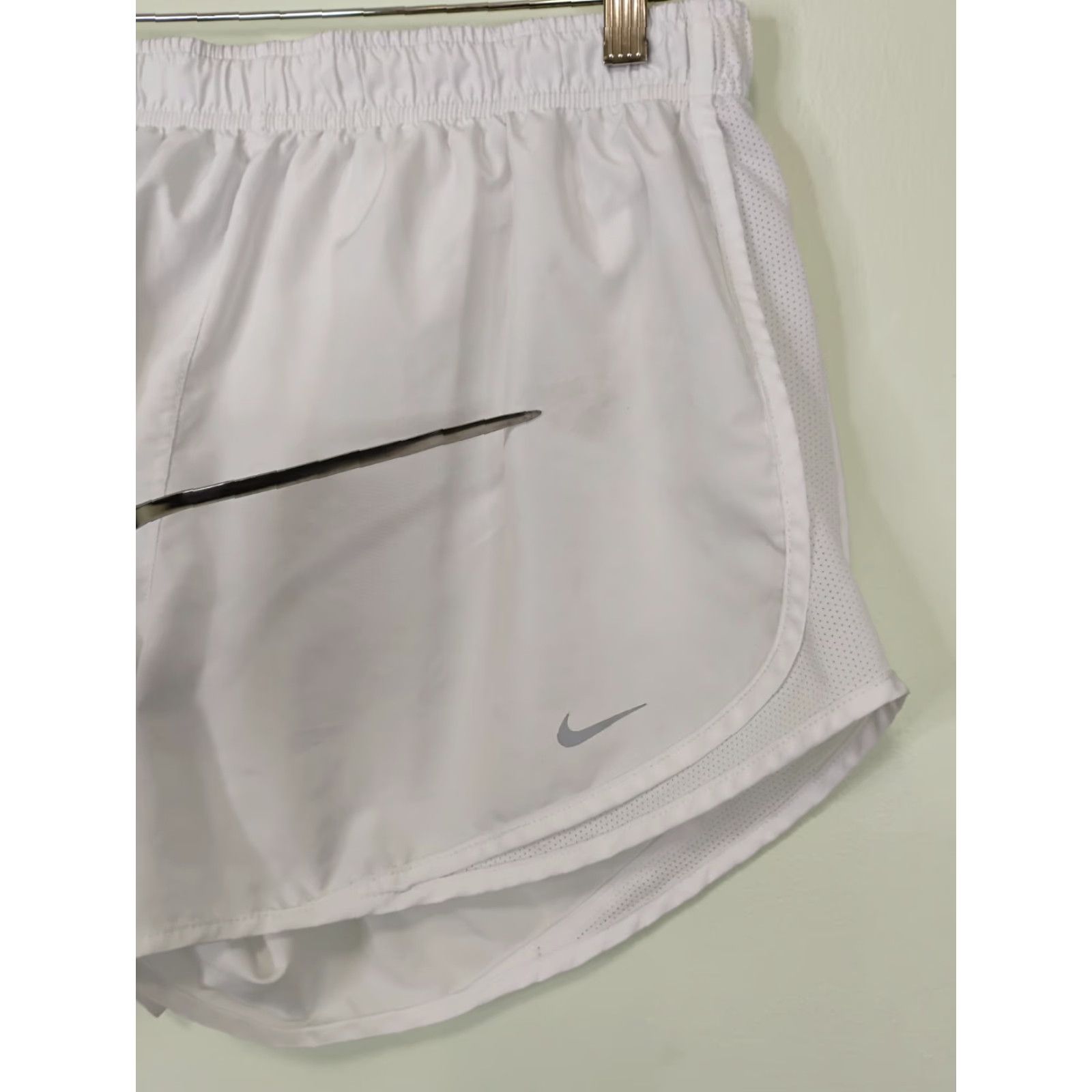 Nike Nike Dri-Fit Running Shorts Womens XL White Lined Athletic No Pockets Size 40" / US 18 - 4 Thumbnail
