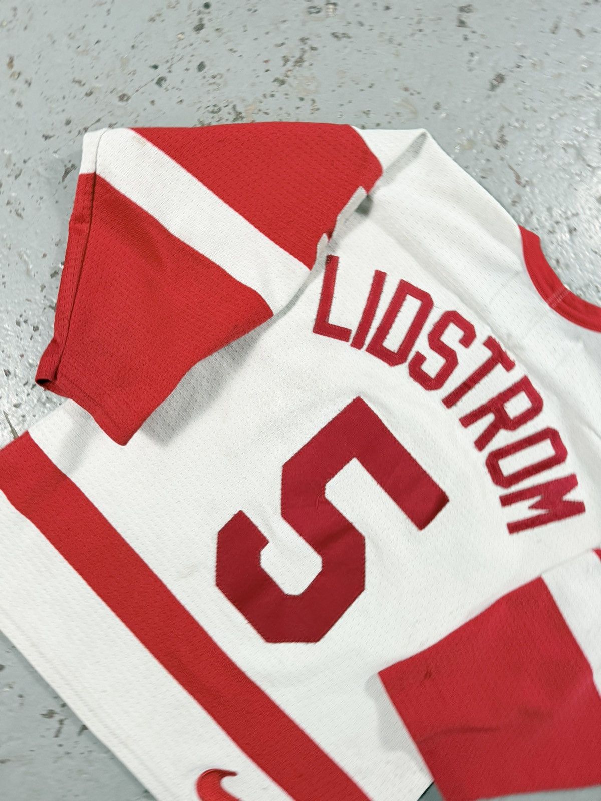 NHL Vintage Nike NHL Detroit Red Wings Jersey Size US S / EU 44-46 / 1 - 8 Thumbnail
