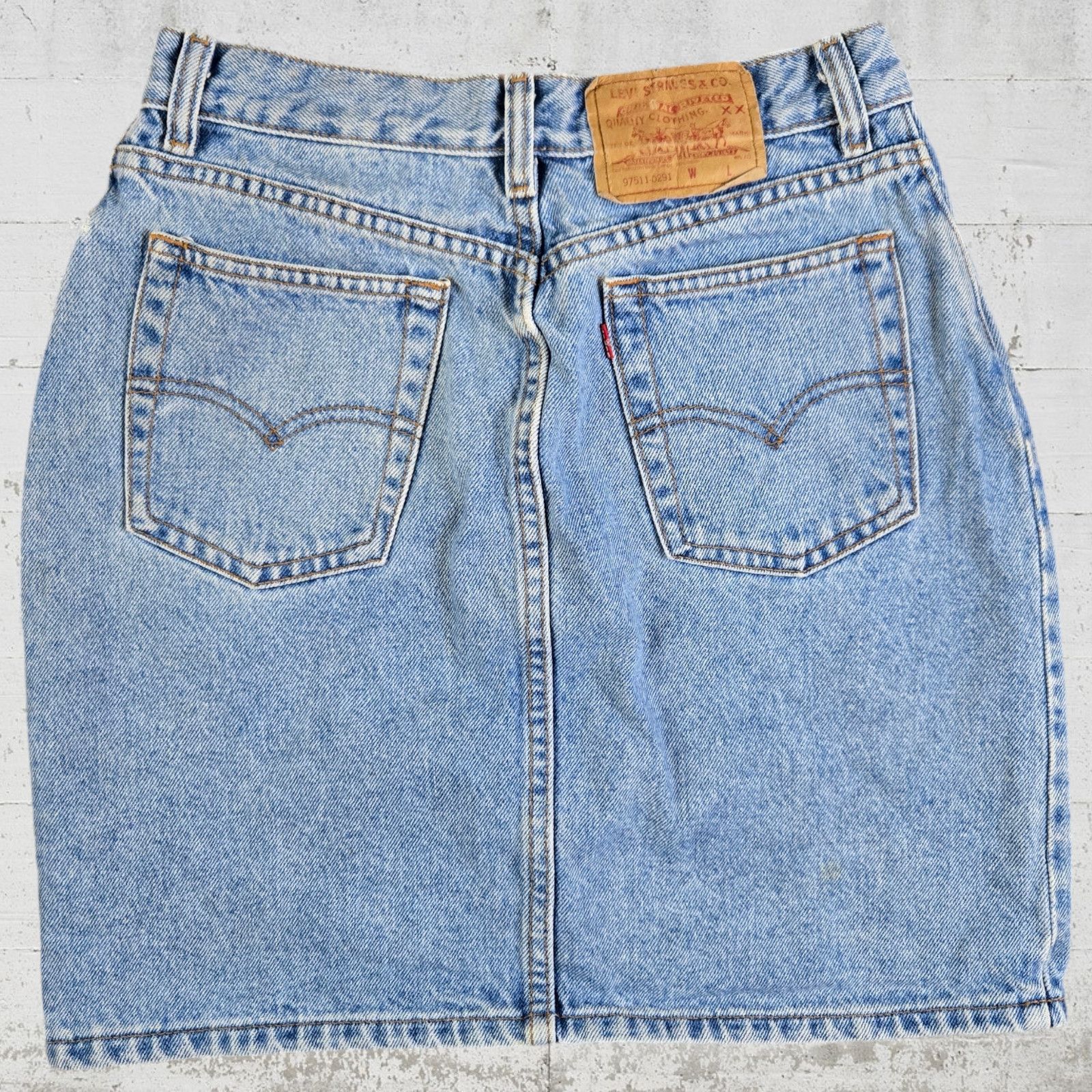 Levi's Vintage Levis Light Wash Double XX Denim Skirt Size 4 Size 27" / US 4 / IT 40 - 7 Thumbnail