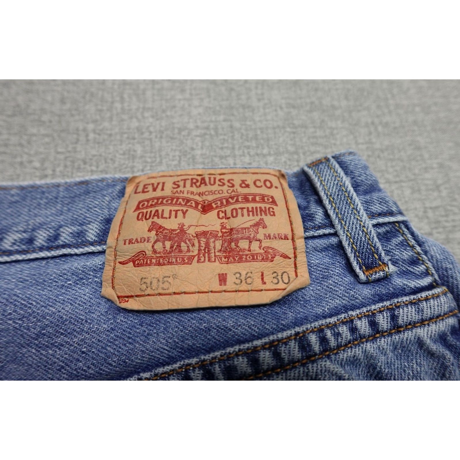 Levi's Levi's 505 Regular Fit Jeans Mens 36x30 Blue Medium Wash Denim Straight Leg Size US 36 / EU 52 - 3 Thumbnail