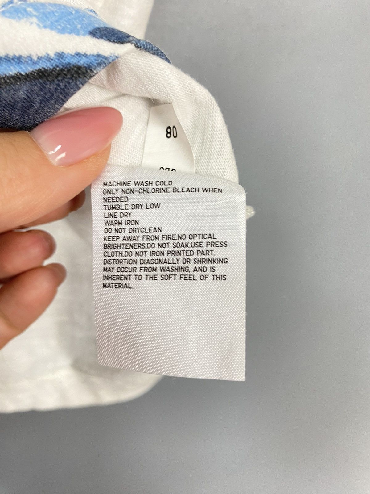 Uniqlo Uniqlo Hokusai Blue Size S T-Shirt Wave off Kanagawa White Size US S / EU 44-46 / 1 - 7 Thumbnail
