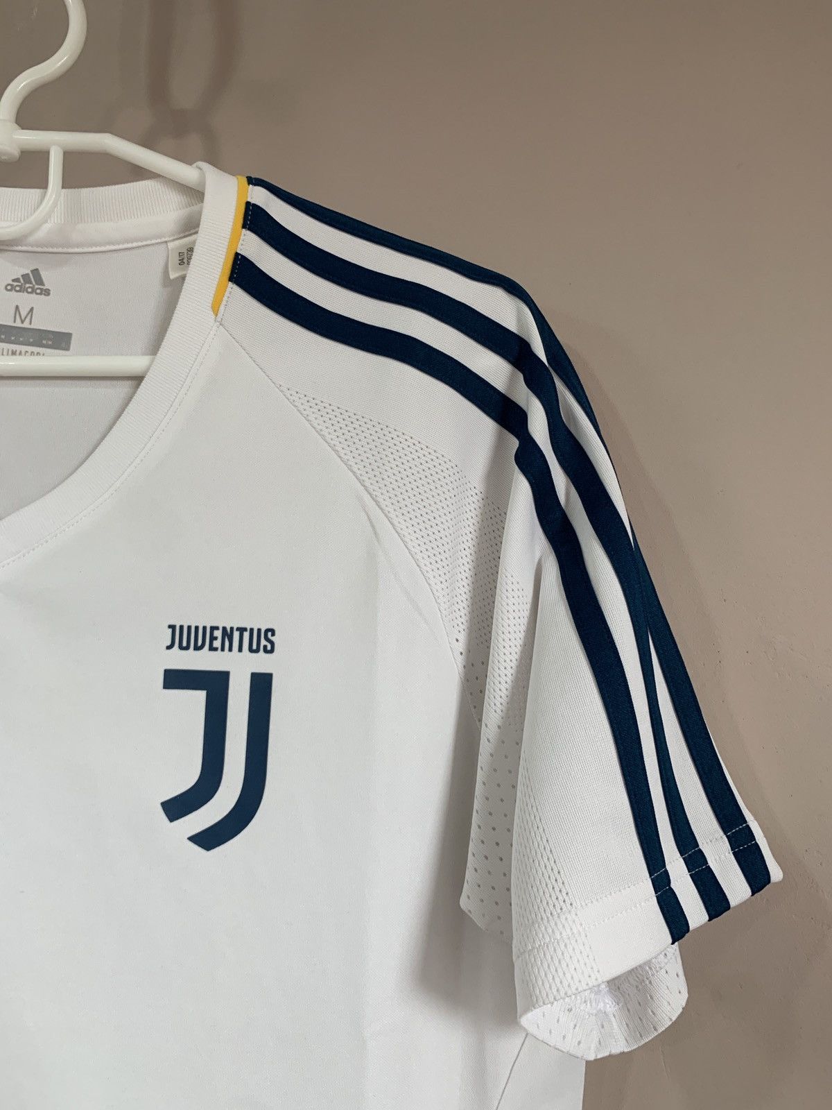 Adidas Juventus Training Football Shirt Adidas Soccer Jersey Sz M Size US M / EU 48-50 / 2 - 4 Thumbnail
