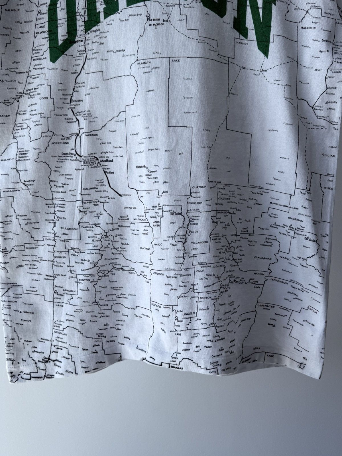 Vintage Vintage 90s Oregon Map AOP T-Shirt Tee Size US M / EU 48-50 / 2 - 6 Thumbnail