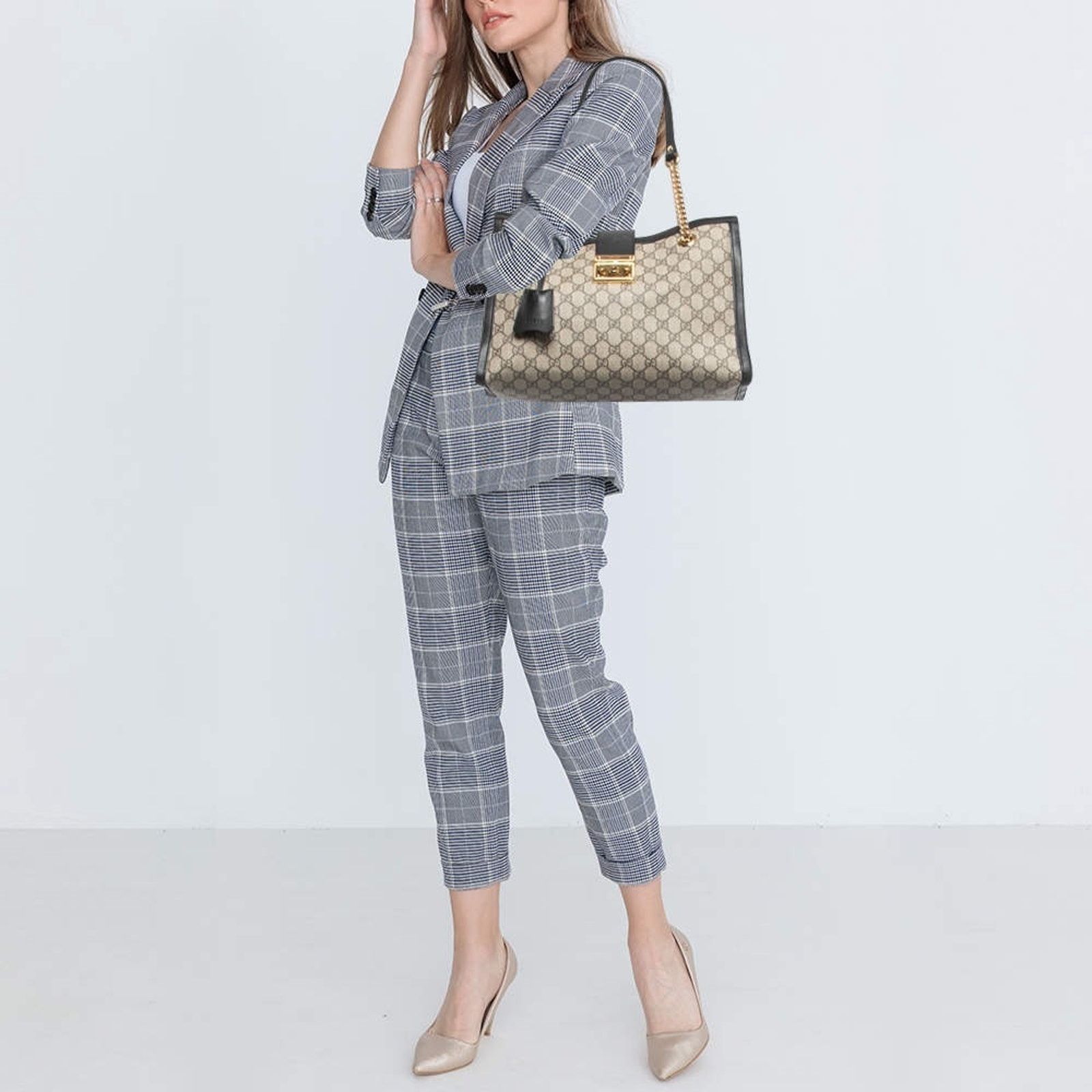 Gucci Gucci Padlock GG Supreme Medium Tote Beige Black Size ONE SIZE - 16 Thumbnail