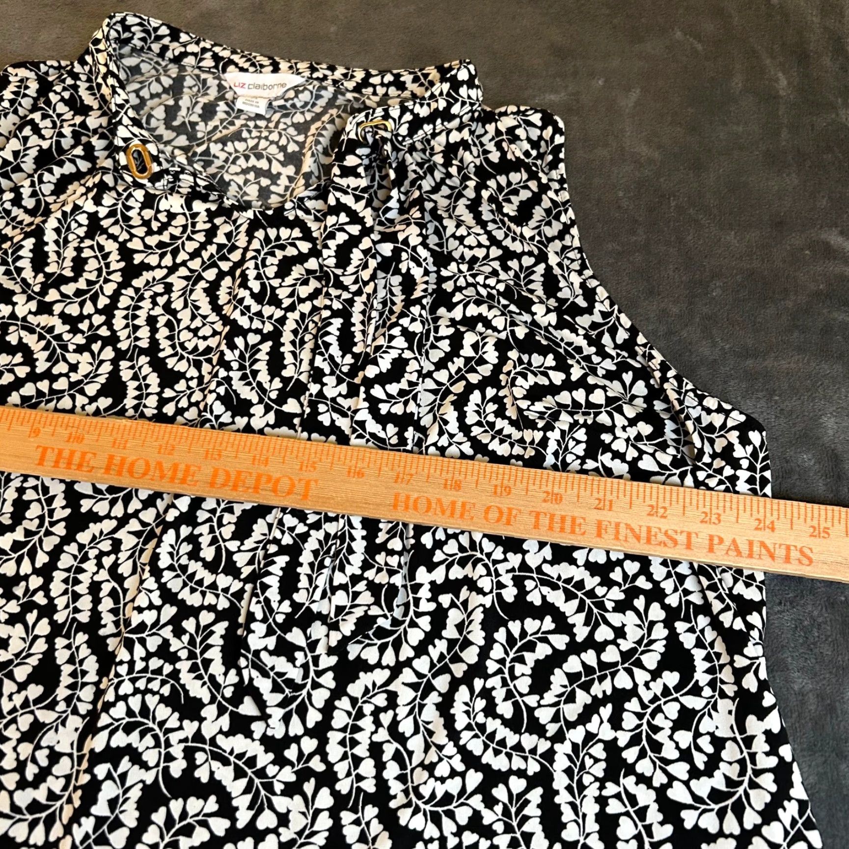 Liz Claiborne Liz Claiborne Black White Sleeveless Blouse Top Floral Leaf Print Womens 2X V-Neck Tunic Plus Size Blouse Womens Size XXL / US 16-18 / IT 52-54 - 6 Thumbnail