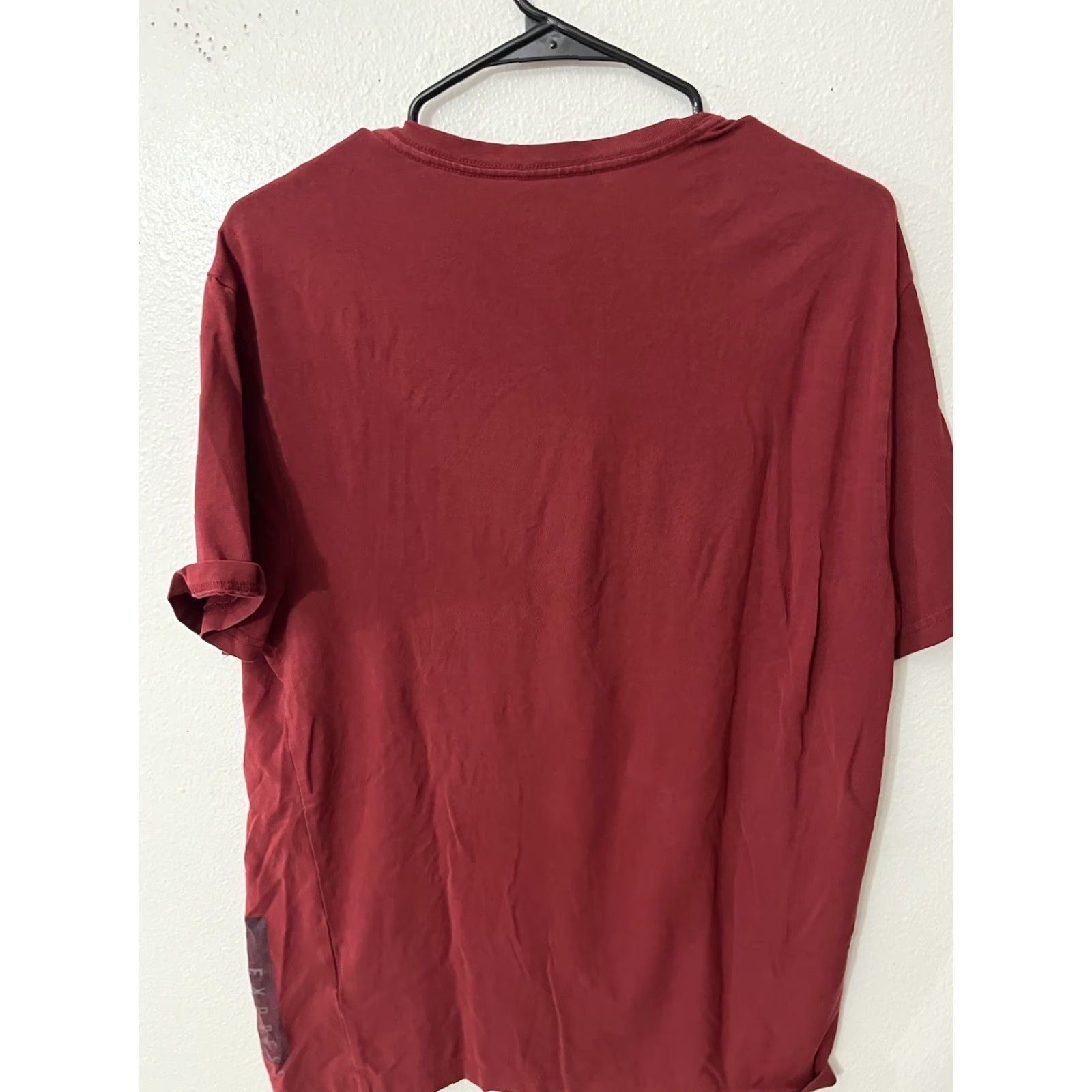 Express Express Shirt Men M Red Logo Graphic T-Shirt, Express Outlet, Short Sleeve, V-Neck, 100% Cotton, Slim Fit, Regular Size, Size M, Men’s Crew Neck Shirt Size US M / EU 48-50 / 2 - 3 Thumbnail
