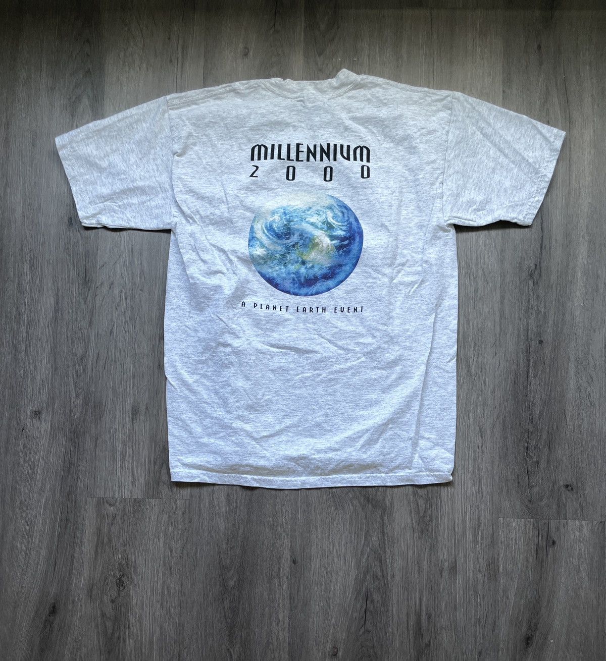 Gildan Y2K Gildan “Millennium Count Down ” Graphic T-shirt (Sz. L) Size US L / EU 52-54 / 3 - 1 Thumbnail