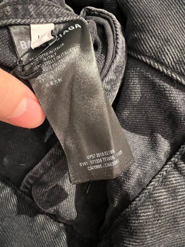 Balenciaga Balenciaga Colorful Embroidered Letter Denim Size 46 In St Size US S / EU 44-46 / 1 - 4 Thumbnail