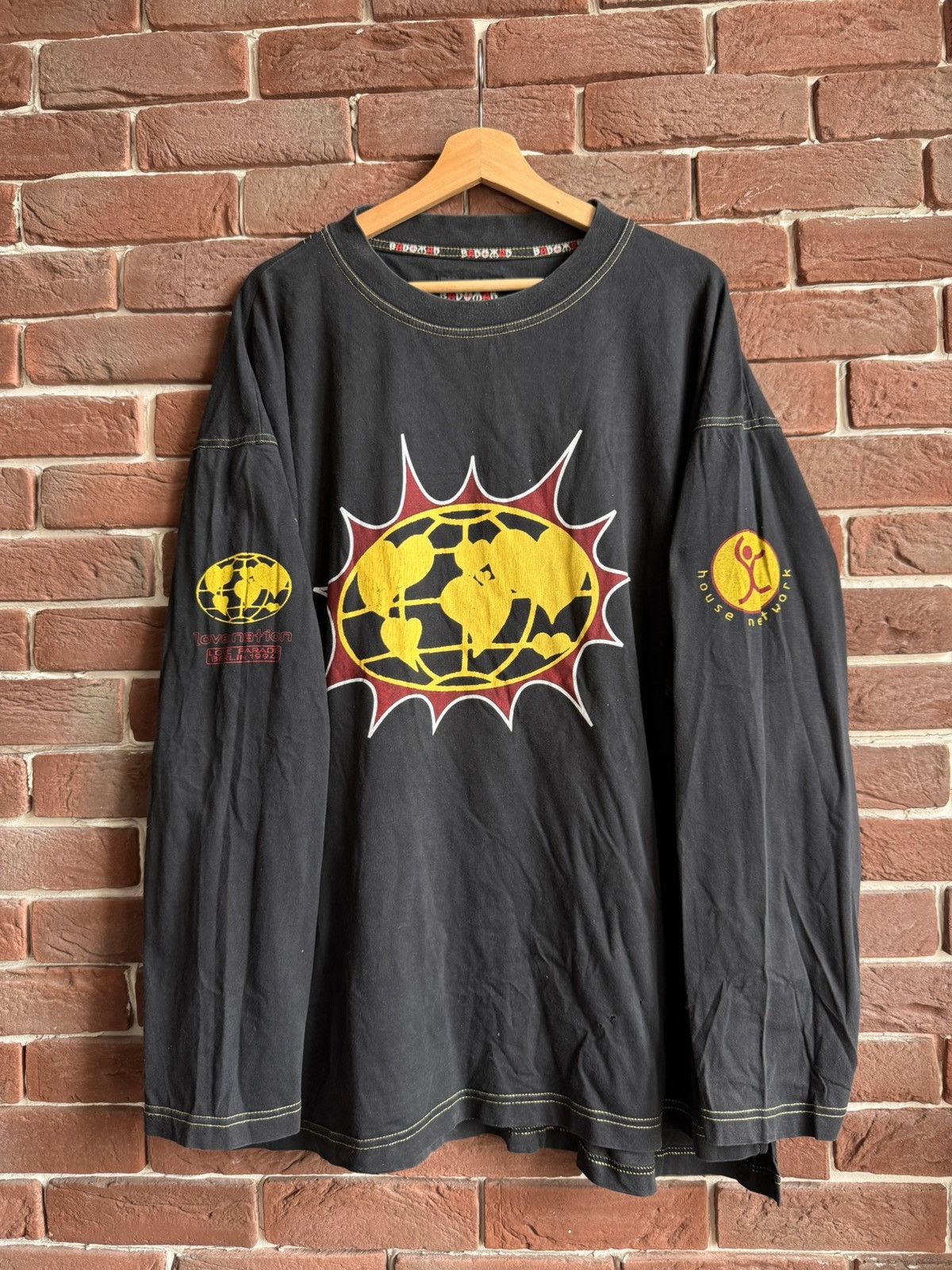Band Tees 90s MayDay Bad+Mad Love Parade rave vintage long Techno tee Size US XXL / EU 58 / 5 - 1 Thumbnail