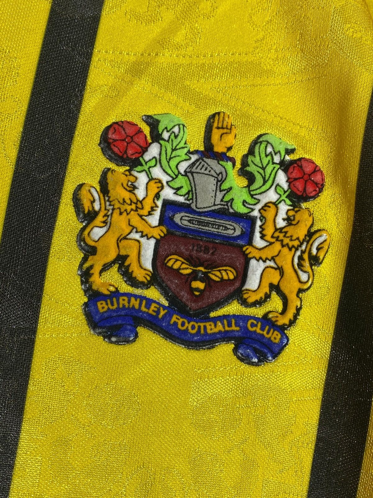 Vintage Vintage Mitre Burnley FC 1993-95 Away Soccer Jersey Size US M / EU 48-50 / 2 - 5 Thumbnail