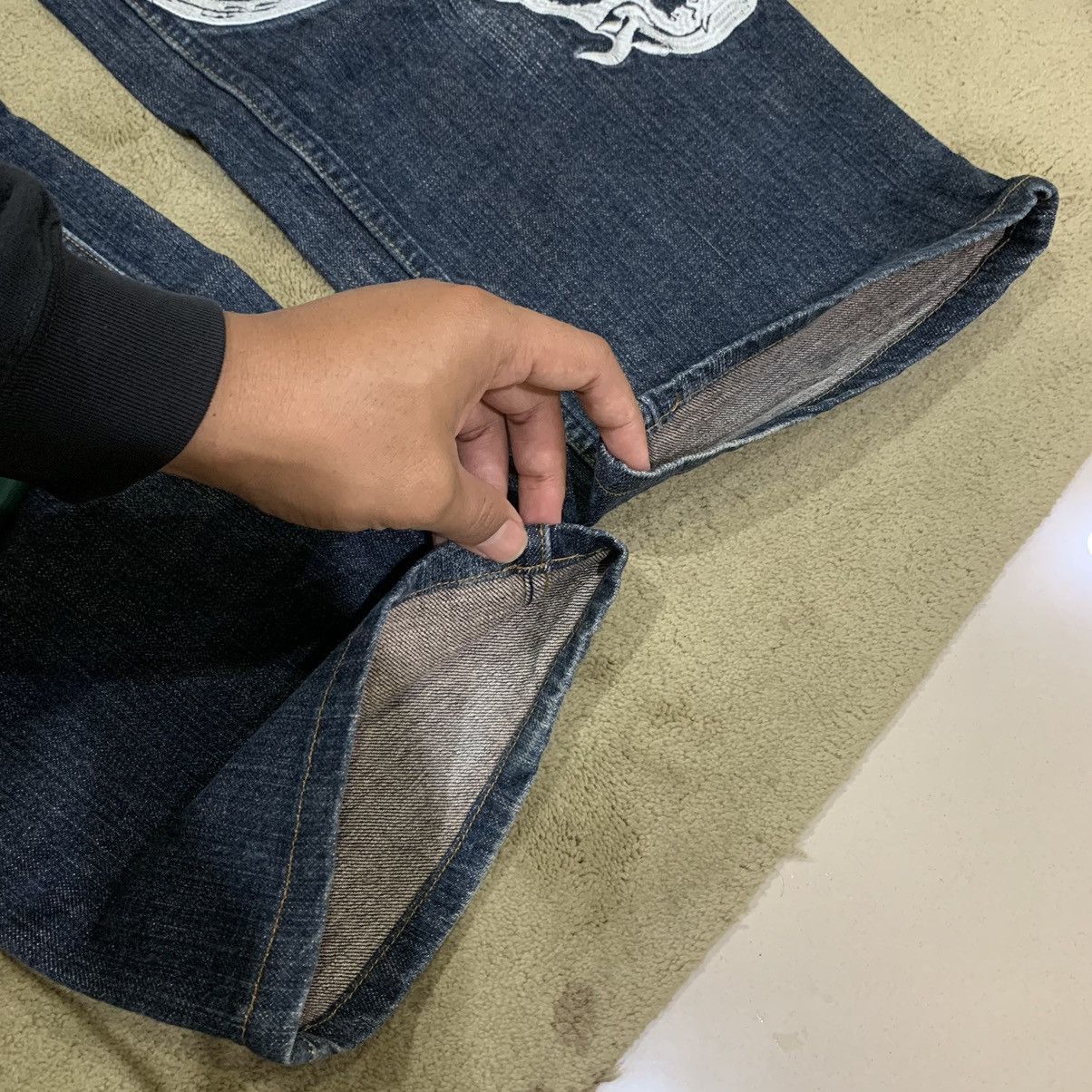 Karakuri Tamashii Vintage Karakuri Tamashii Koi Fish Embroidered Jeans Pants Size US 34 / EU 50 - 13 Thumbnail