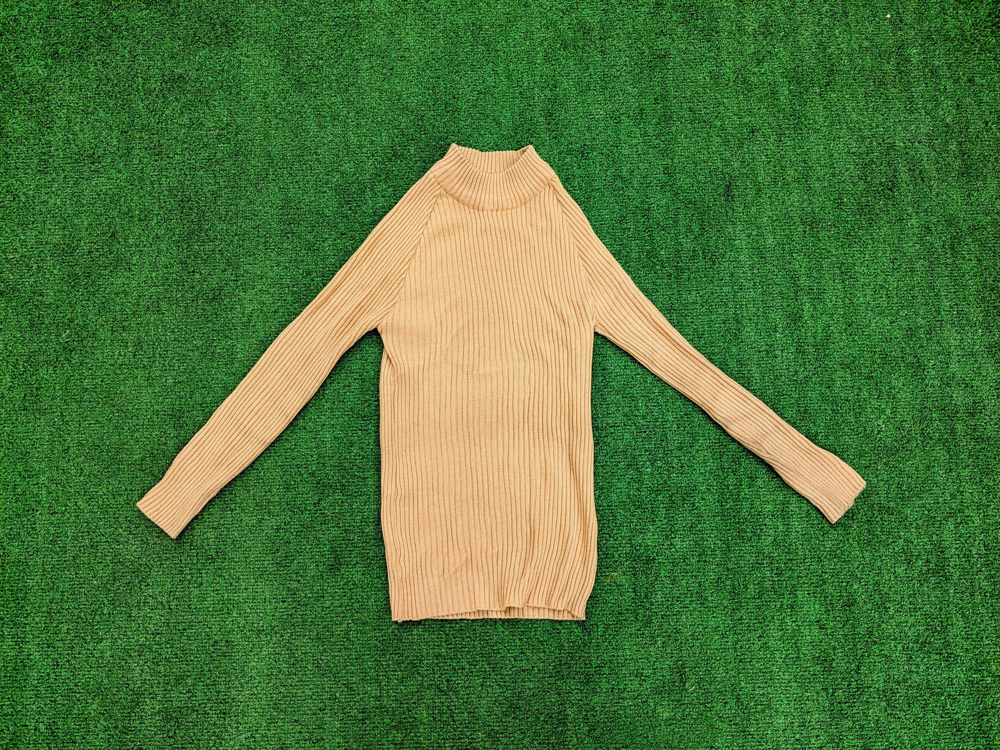 Designer VTG Petite Ladies Kosugi Ribbed Knit Turtleneck Fitted Top Size L / US 10 / IT 46 - 6 Thumbnail