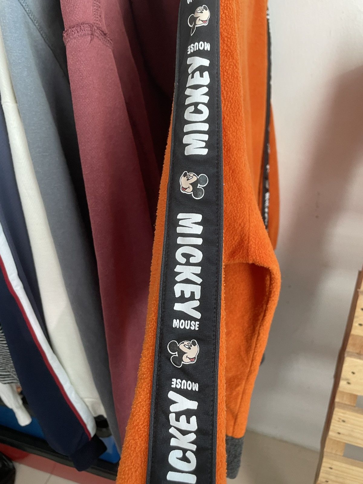 Japanese Brand Vintage Mickey Fleece Jacket M Orange Size US M / EU 48-50 / 2 - 6 Thumbnail
