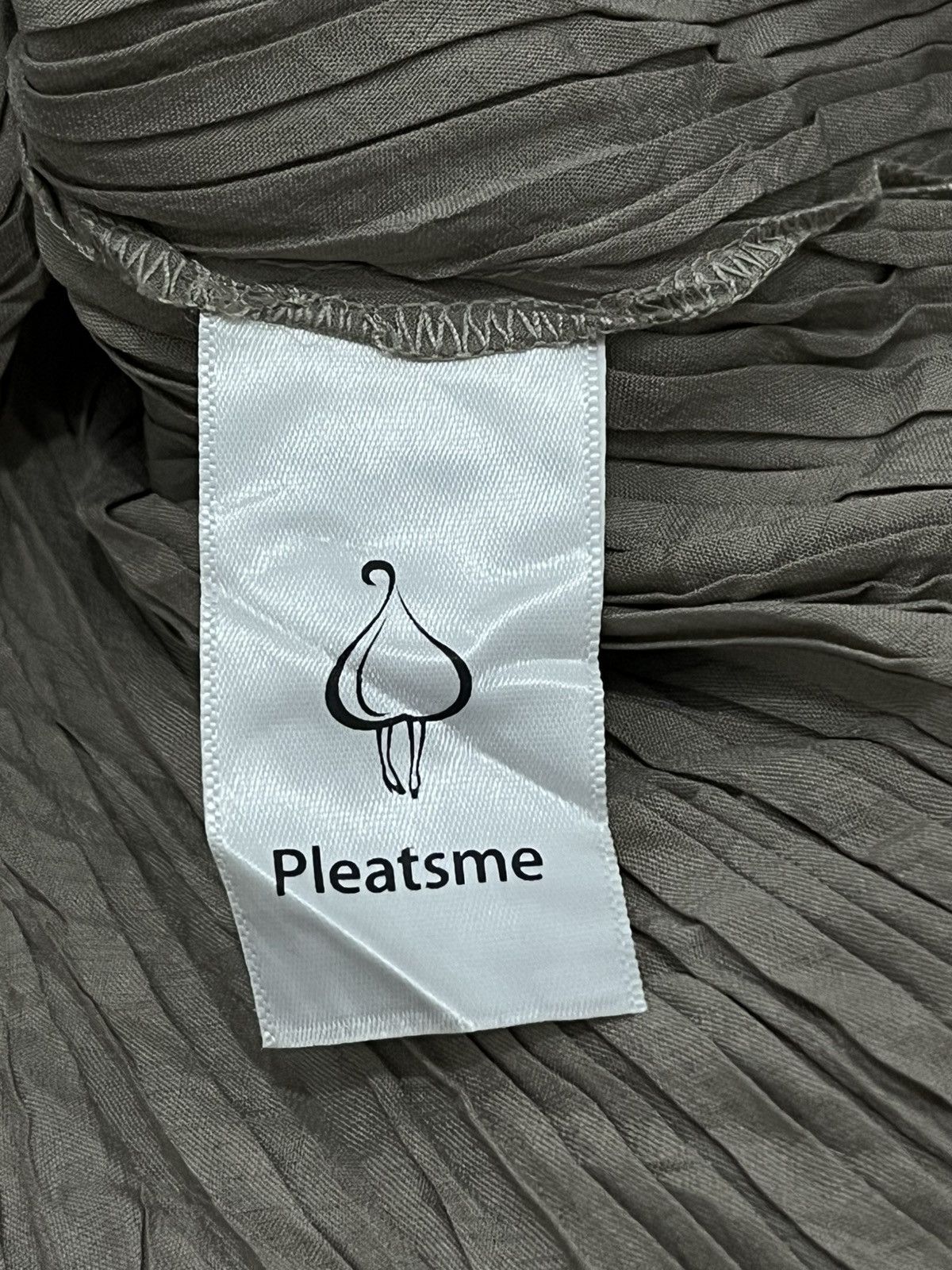 Issey Miyake 2021 Pleatsme Issey Miyake Size ONE SIZE - 6 Thumbnail