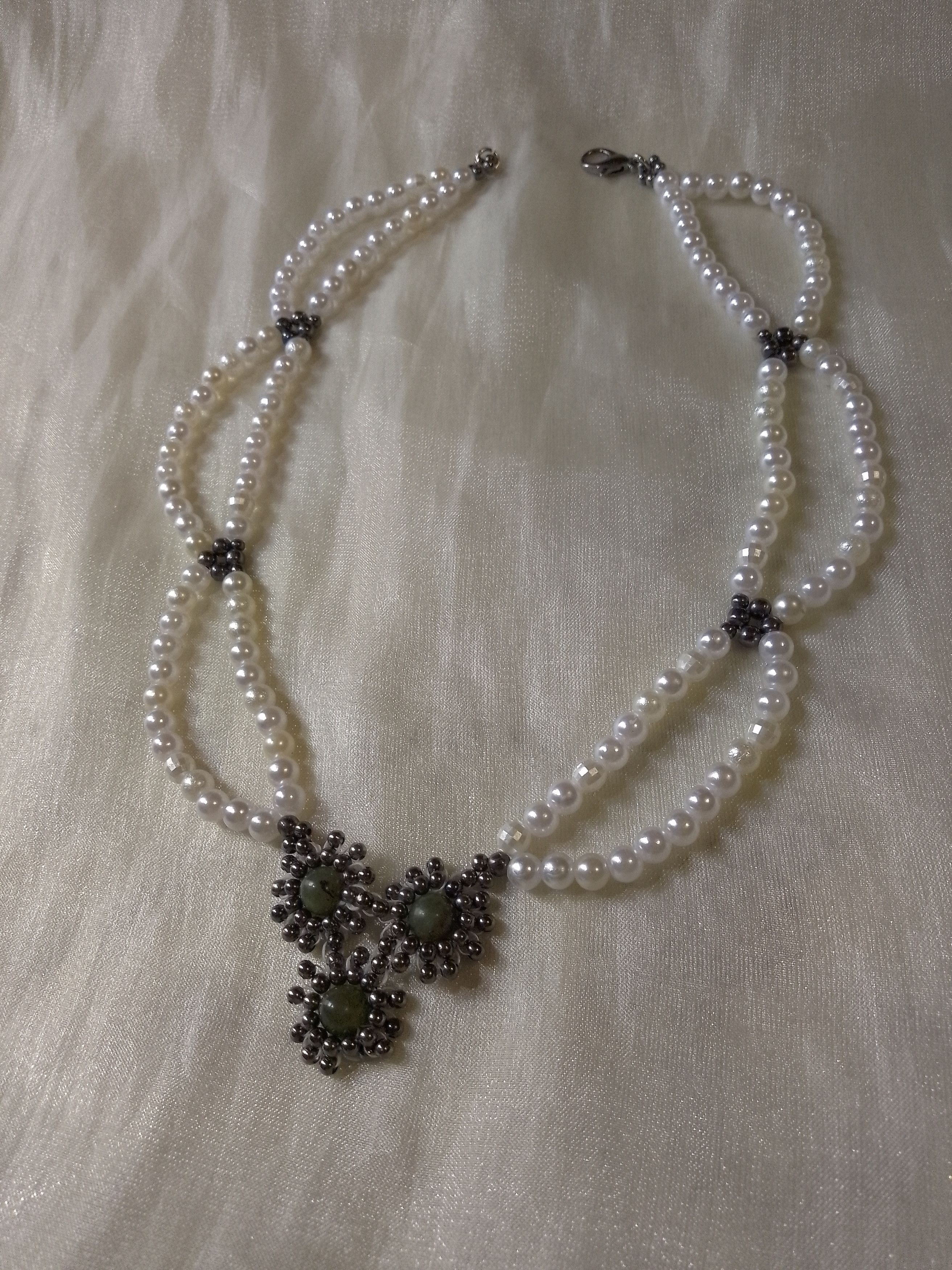 Handmade Pearls necklace Vintage style Green natural jade gemstones Size ONE SIZE - 9 Thumbnail