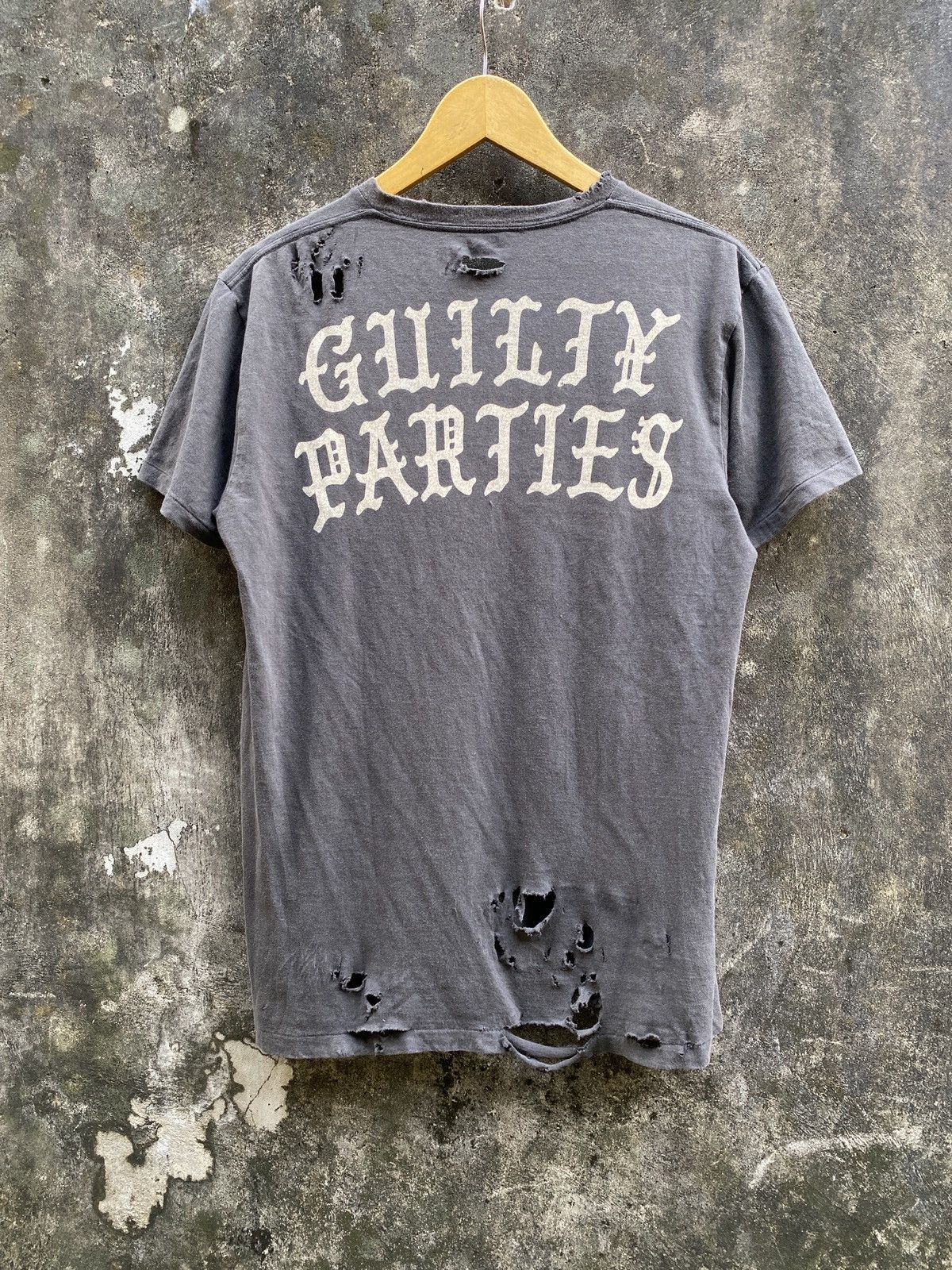 4GSELLER Vintage Guilty Parties Thrashed Faded Single Stitch Tee Size US M / EU 48-50 / 2 - 2 Thumbnail