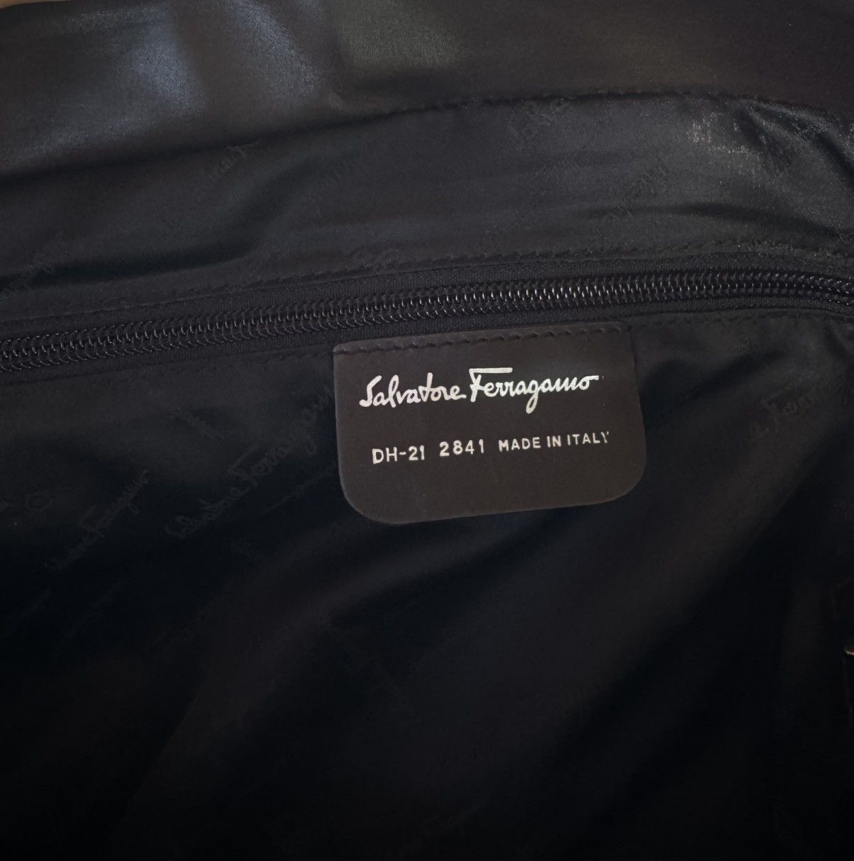 Salvatore Ferragamo Salvatore Ferragamo Horse Leather Gancini Tote Bag Italy Size ONE SIZE - 16 Thumbnail