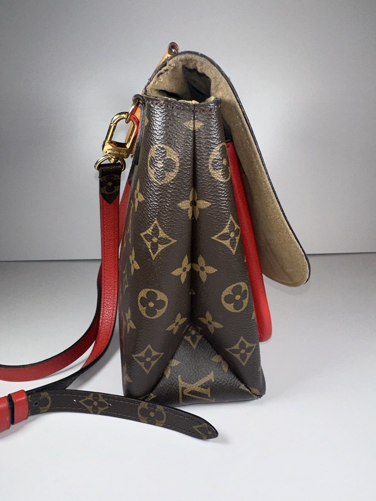 Louis Vuitton Authentic Louis Vuitton Marignan Handbag in Monogram Canvas Size ONE SIZE - 6 Thumbnail