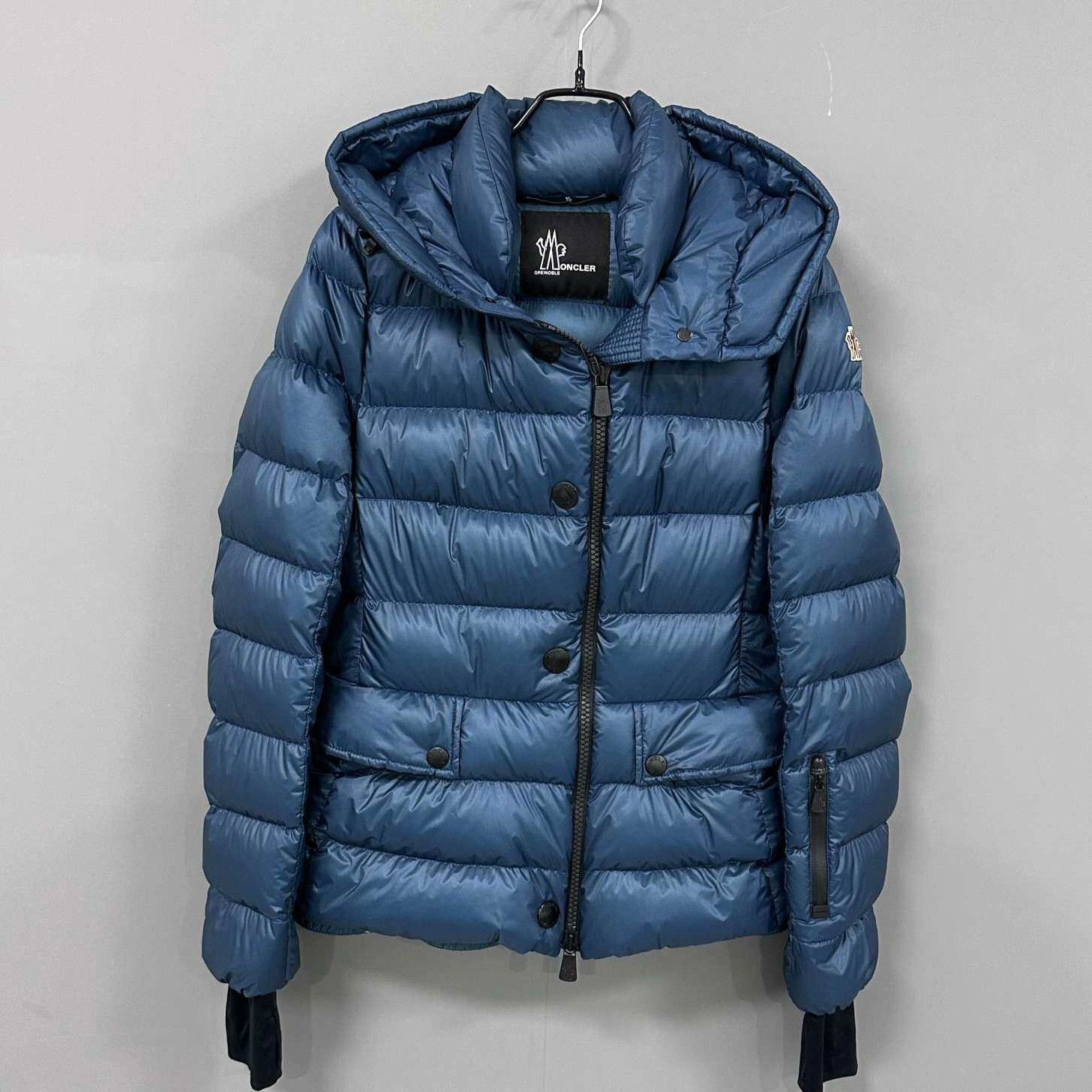 Moncler Moncler Down Down Jacket it_38 Women Size XS / US 0-2 / IT 36-38 - 1 Thumbnail