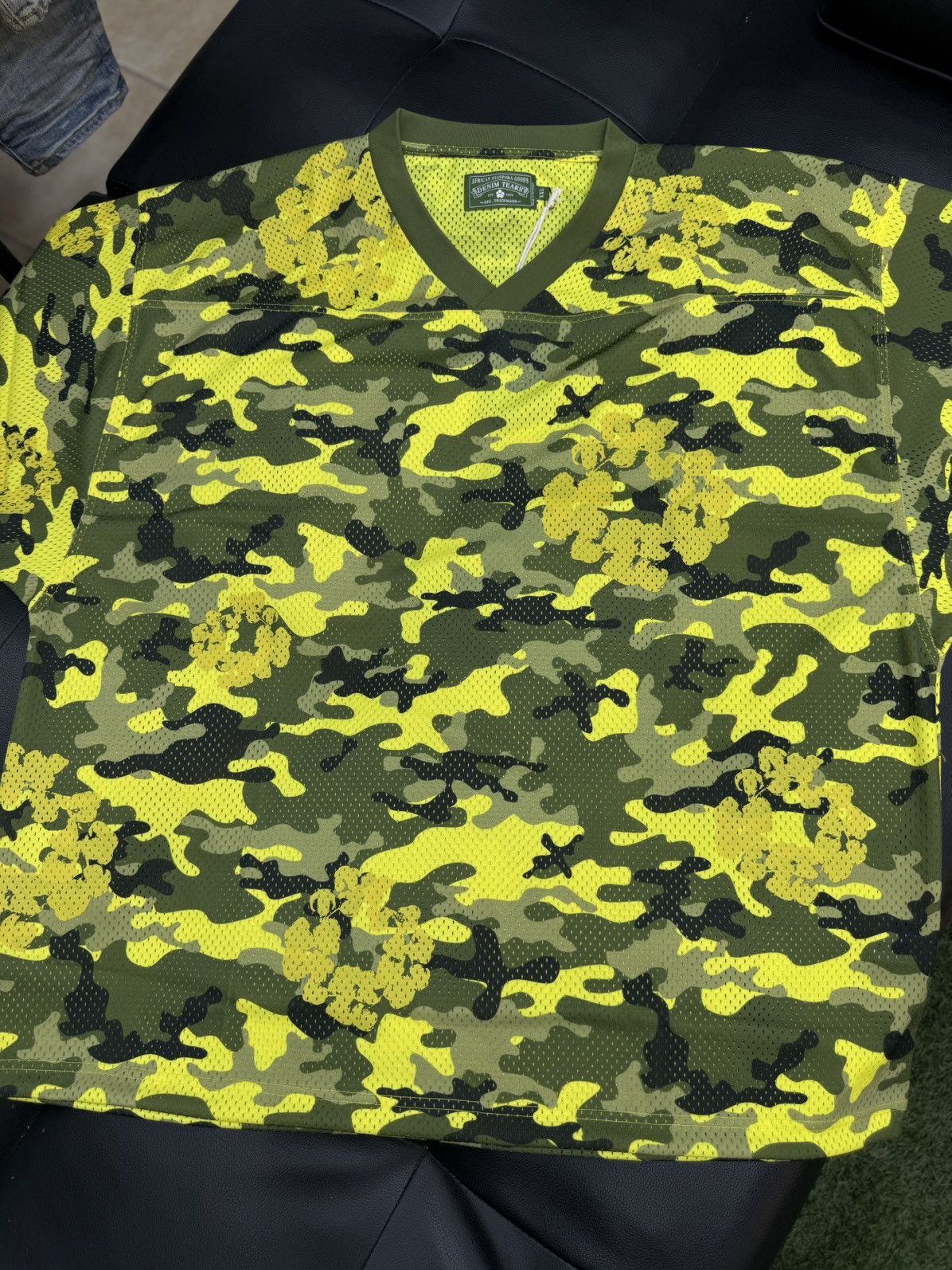 DENIM TEARS Denim Tears Yellow Camo Cotton Wreath Jersey Size XXL (NEW) Size US XXL / EU 58 / 5 - 5 Thumbnail