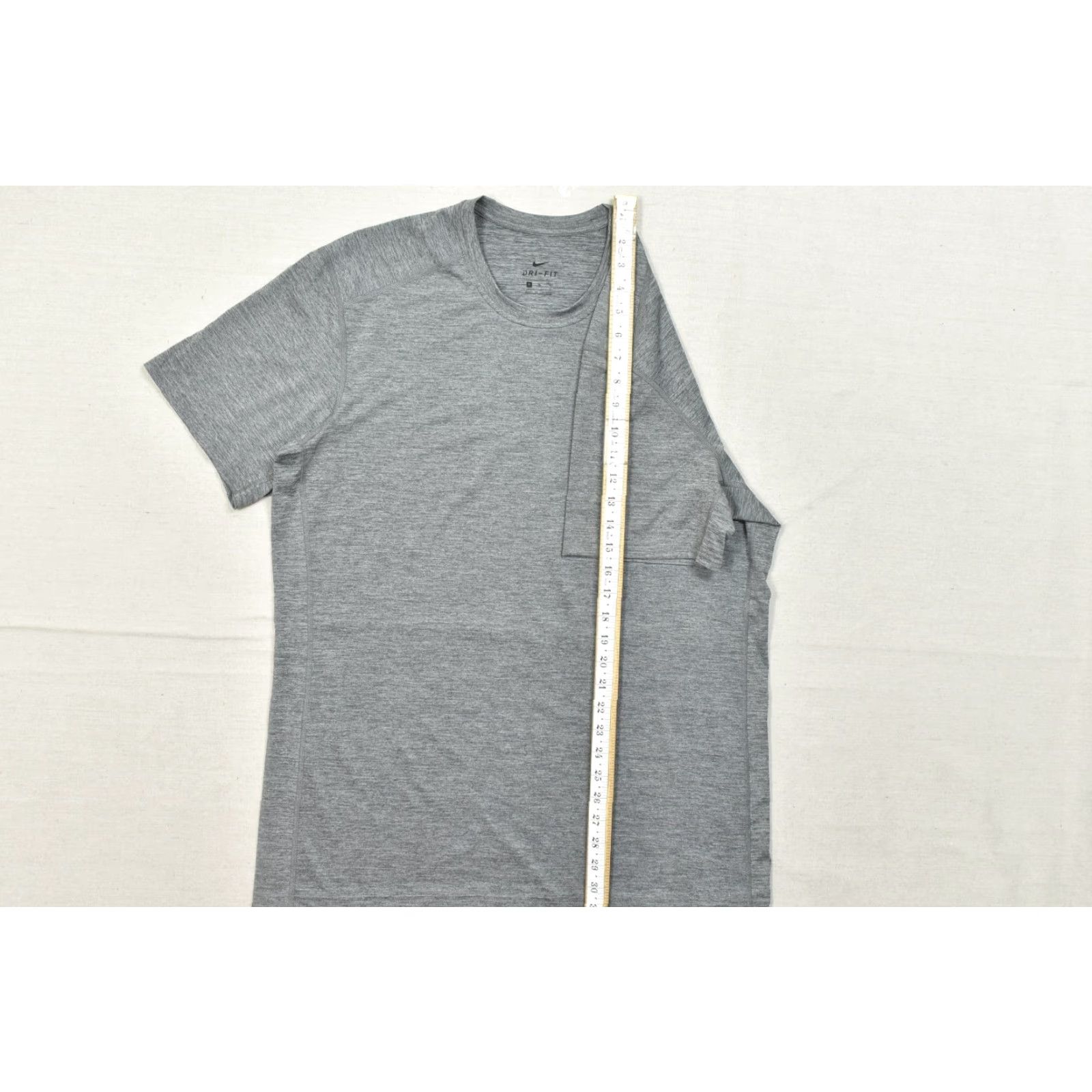 Nike Nike Dri-Fit Shirt Men XL Gray Heathered Short Sleeve Training Shirt Activewear Size US XL / EU 56 / 4 - 3 Thumbnail