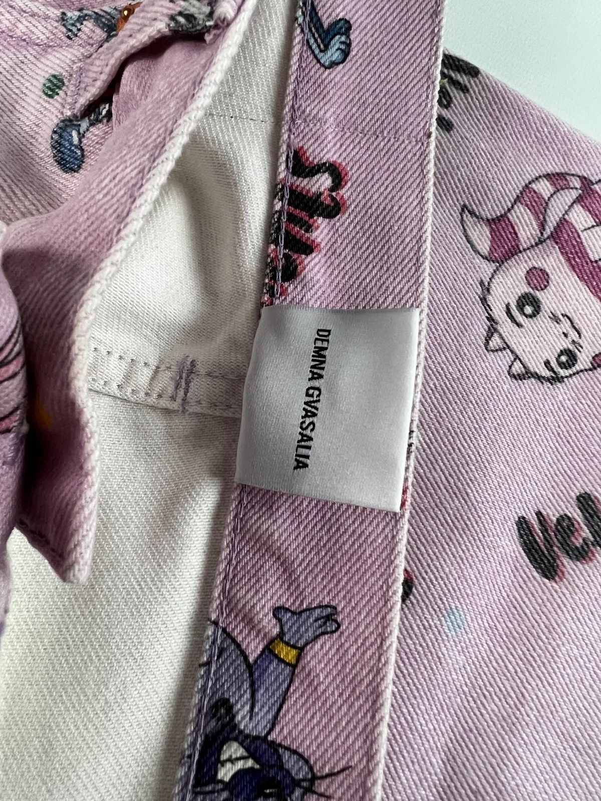 Vetements VETEMENTS SS20 RUNWAY COMIC CLUSTERFUCK JEANS IN PINK SZ:XS Size US 31 - 8 Thumbnail