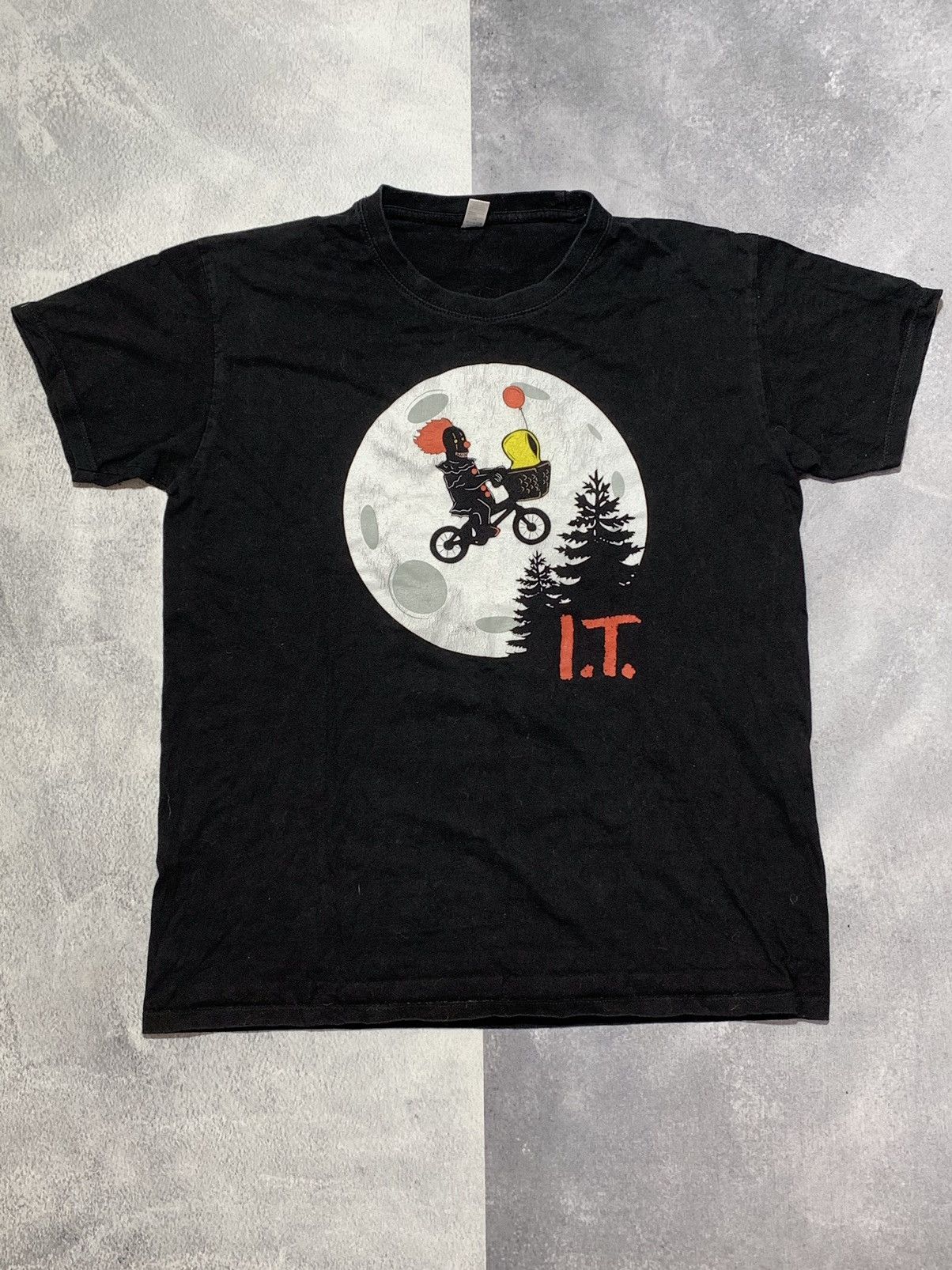 Band Tees Vintage Y2K Clown It movie tee big logo streetwear size L Size US L / EU 52-54 / 3 - 1 Thumbnail