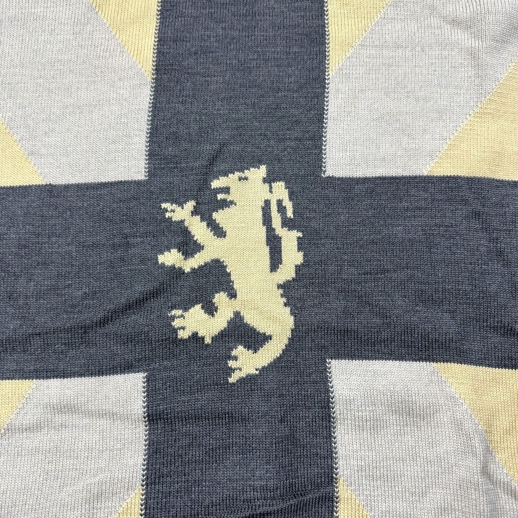 Vintage Pringle Scotland Gold Griffin Crest Logo 100% Wool Knit Sweater Mens 44, Men's — image 2 of 6