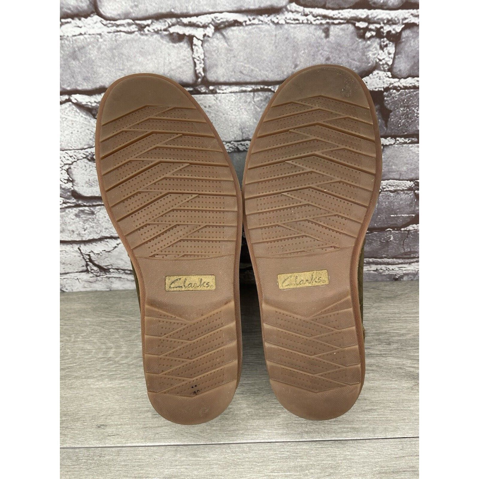 Clarks Clarks Est. 1825 Brown Suede Leather Slip On Loafers Shoes M Size US 9.5 / EU 42-43 - 9 Thumbnail