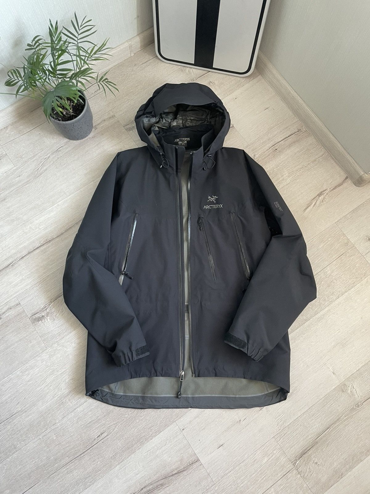 Arc'teryx Arc’teryx Theta AR GoreTex Pro Shell Jacket Vintage XCR Size US L / EU 52-54 / 3 - 3 Thumbnail