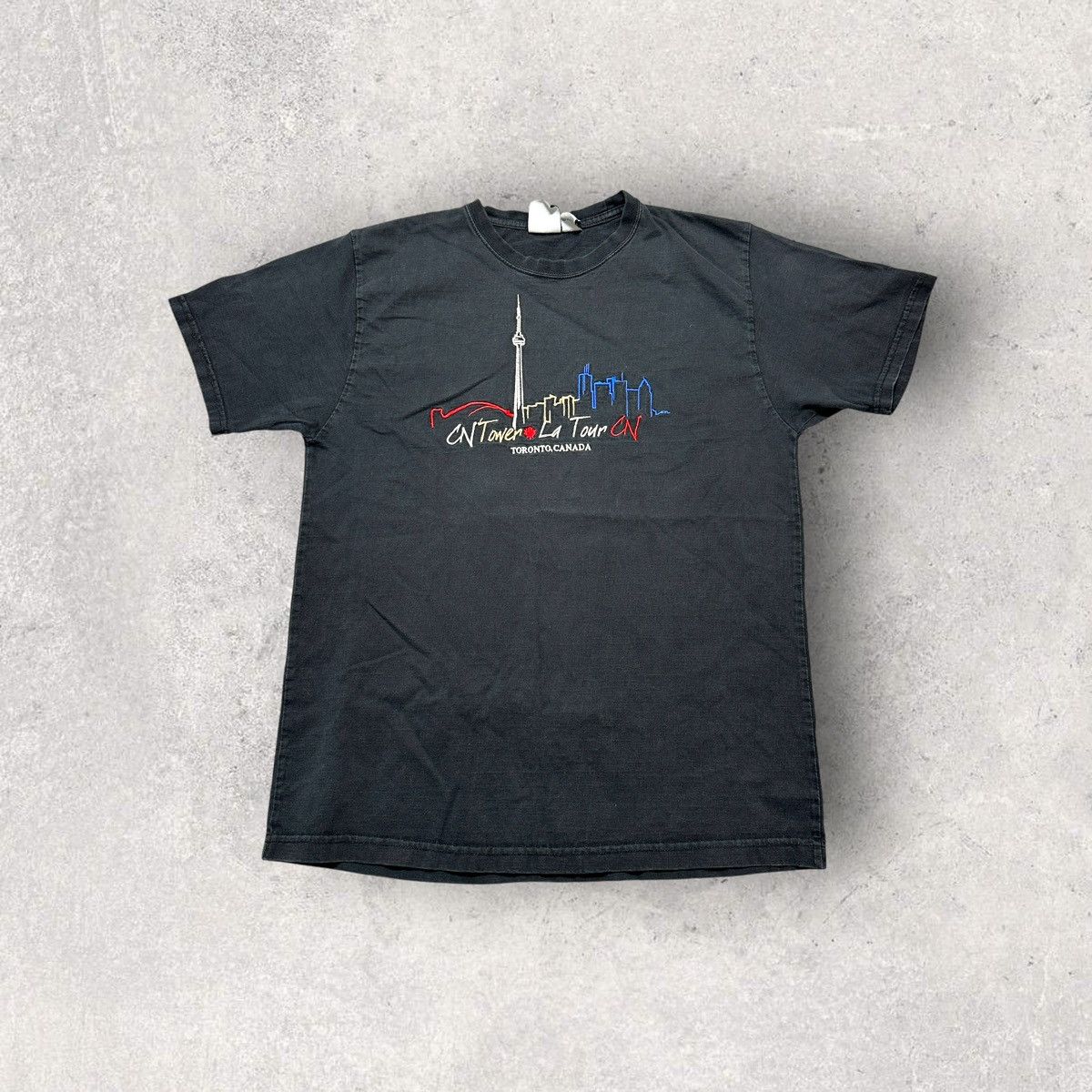 Vintage Vintage CN Tower Toronto tee Size US S / EU 44-46 / 1 - 1 Thumbnail
