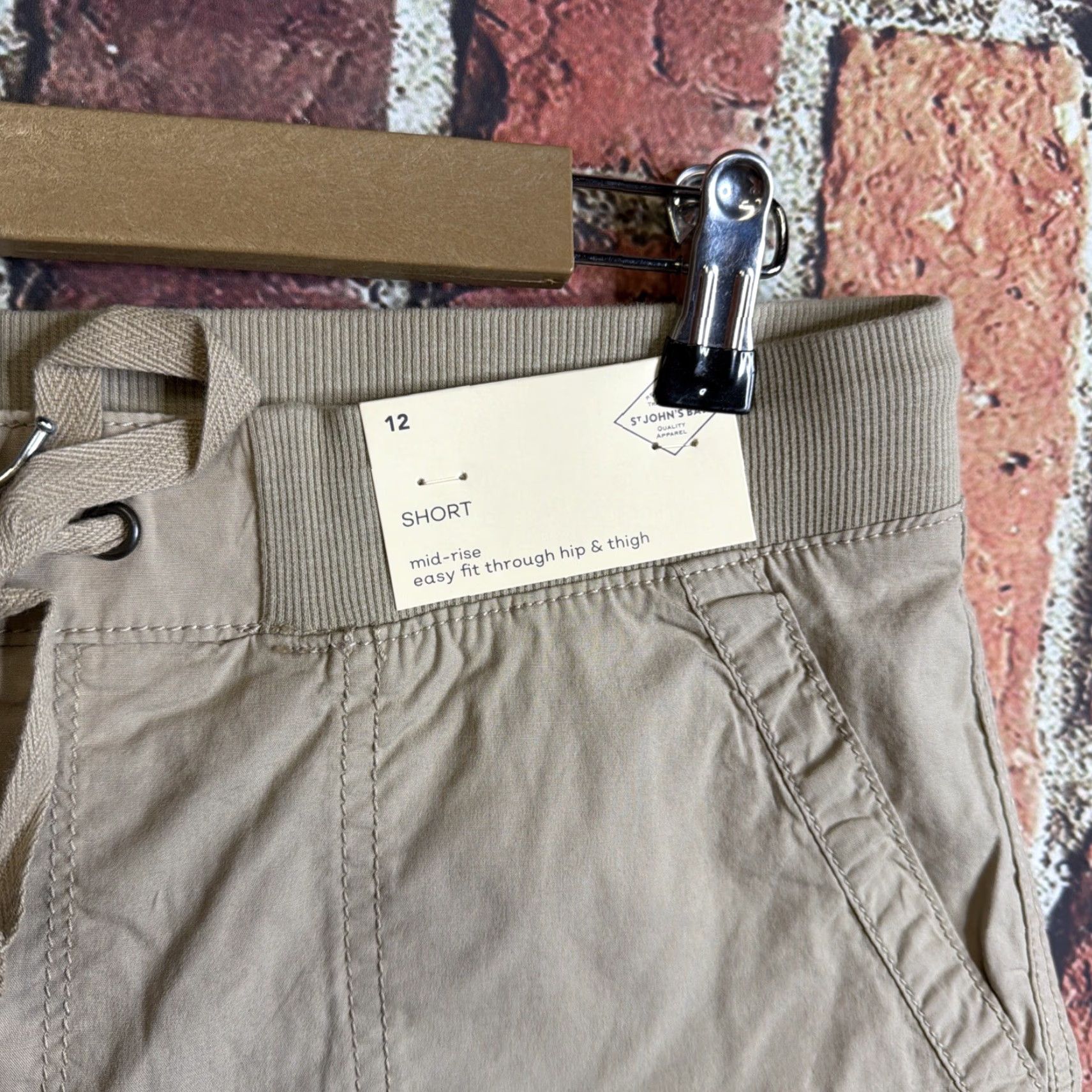 Vintage NWT St John’s Bay Shorts Mid Rise Short 12 Beige Womens Cotton Blend Flat Front Button/Zip 5 in Inseam Casual Slimming Beige Womens Shorts Regular Size 34" / US 12 / IT 48 - 2 Thumbnail