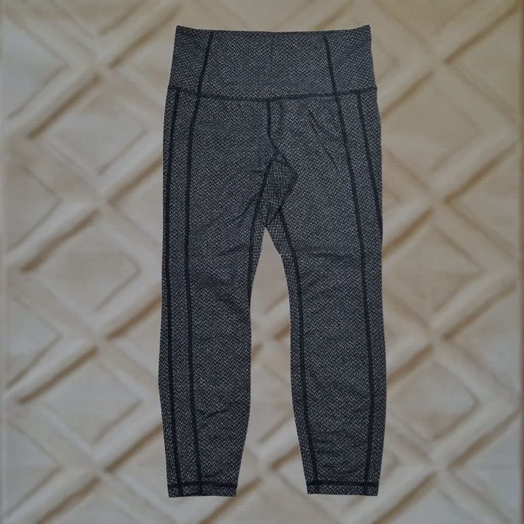 Athleta Athleta Leggings Capri High Rise Print Womens SP Petite XS-PP Black Skinny Knit Nylon Polyester Spandex Yoga Running Gym Activewear Womens Size 24" / US 00 / IT 34 - 1 Thumbnail