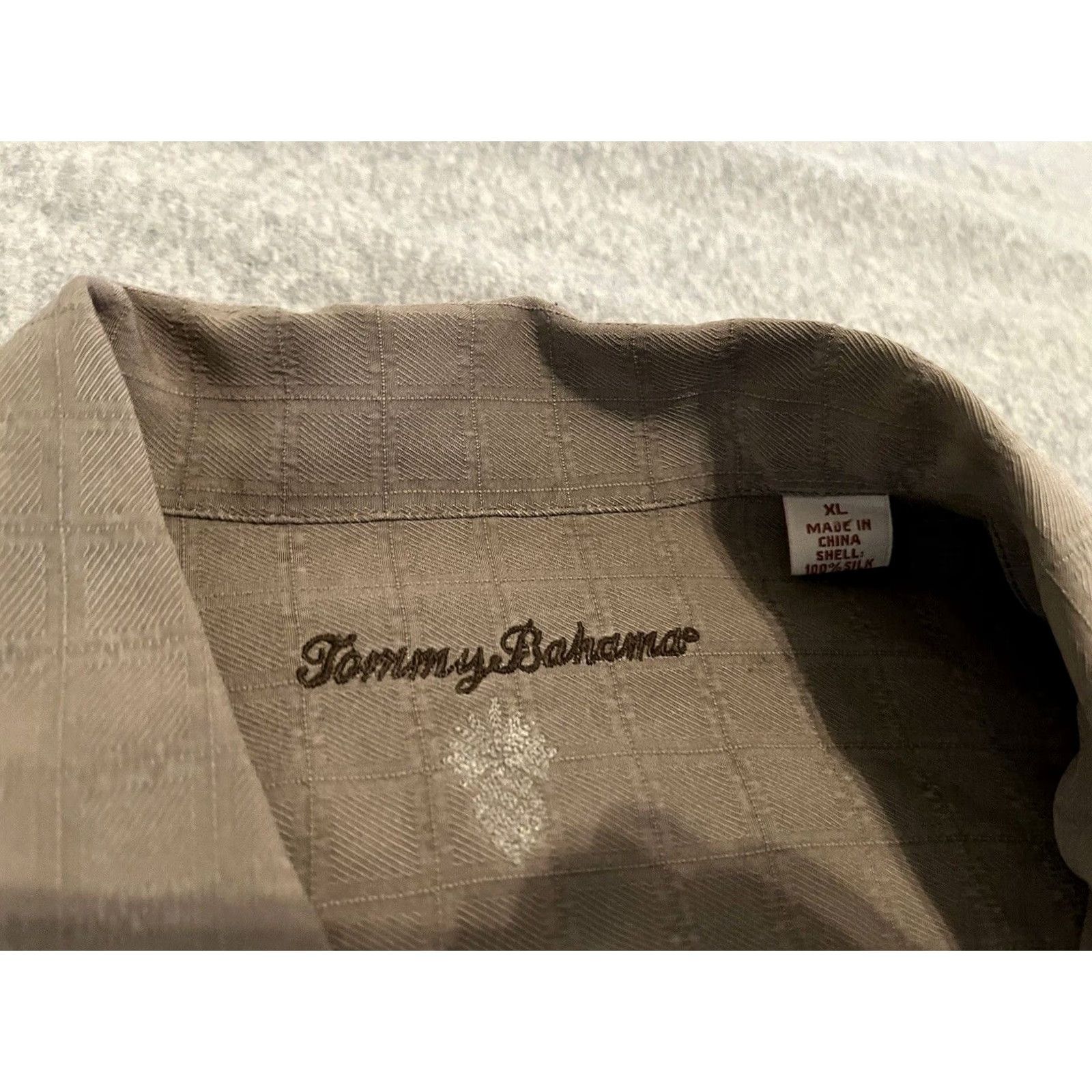 Tommy Bahama VINTAGE Tommy Bahama Silk Embroidered Shirt Island Barfly Mens XL Brown Short Sleeve Button-Up Embroidered Beach Hawaiian Tropical 90s Mens Size US XL / EU 56 / 4 - 4 Thumbnail