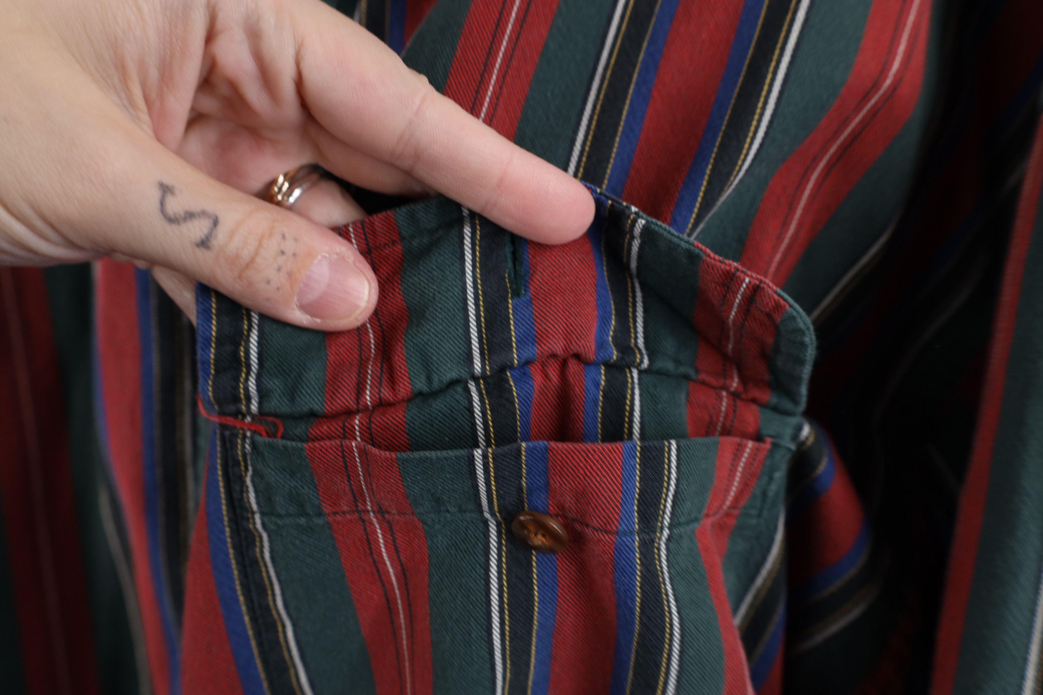 Vintage Vintage 90s Streetwear Striped Collared Button Down Shirt Size US XL / EU 56 / 4 - 7 Thumbnail