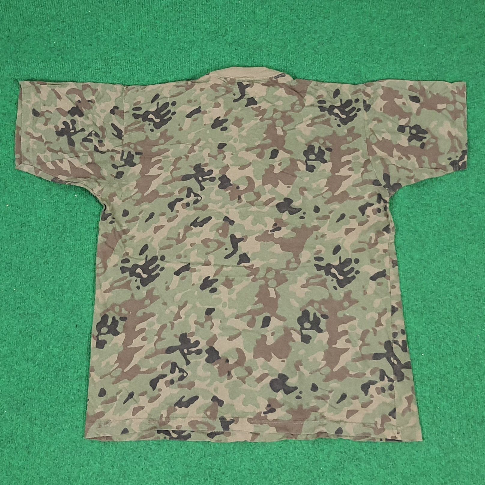 Vintage Vintage Military Camo Army Style T-shirt Size US M / EU 48-50 / 2 - 2 Thumbnail